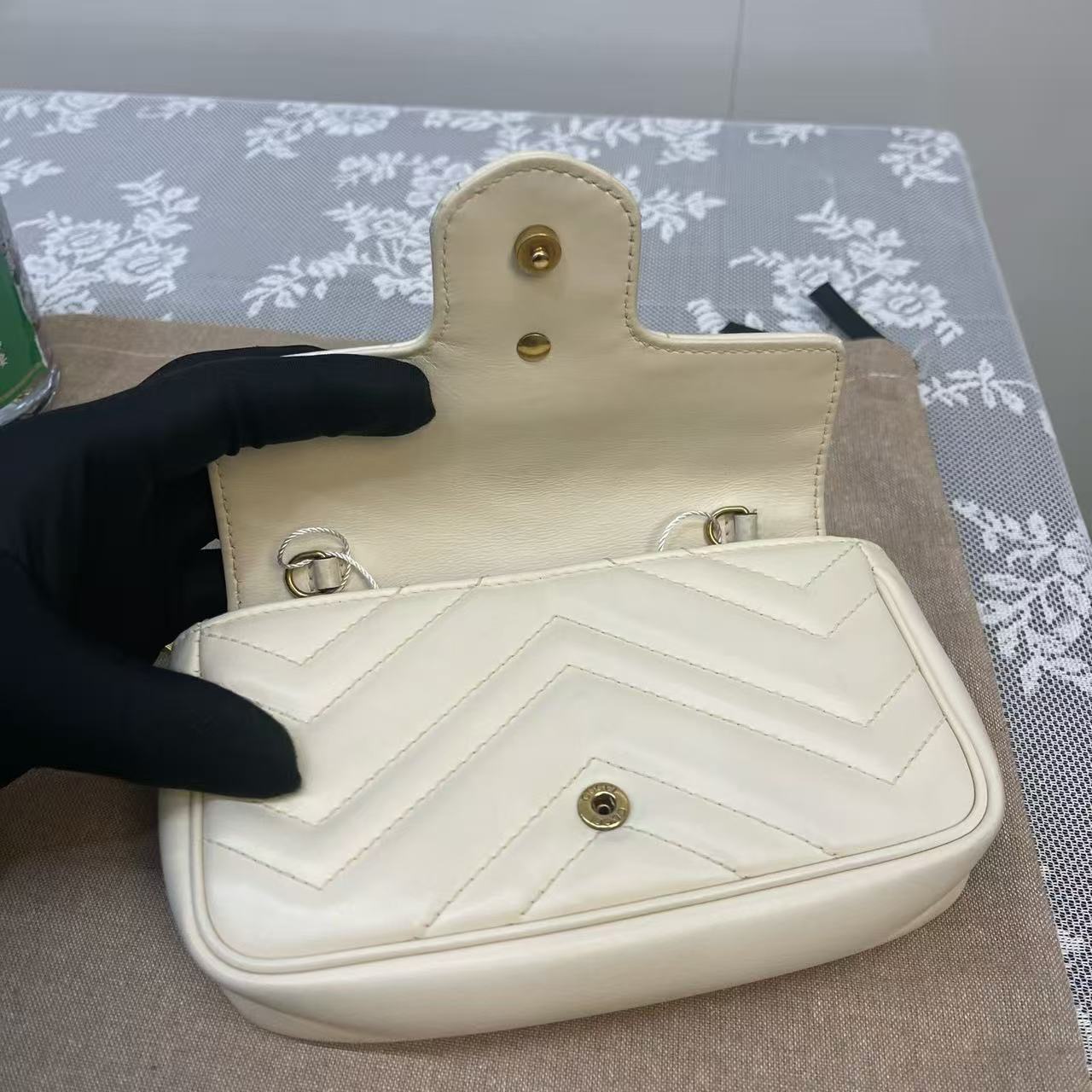 Gucci - Marmont Mini Shoulder Bag - Matelassé leather - White - (mini)