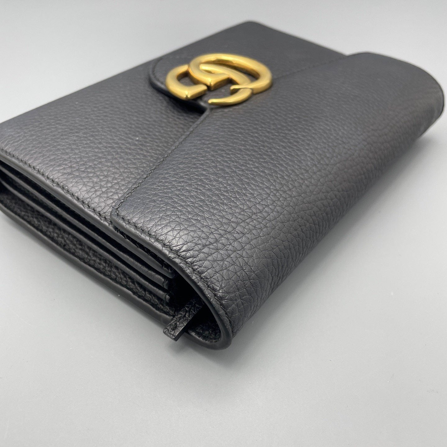 Gucci - Marmont WOC (Wallet on Chain) - Grained leather - Black with Gold-Tone Hardware - (mini)