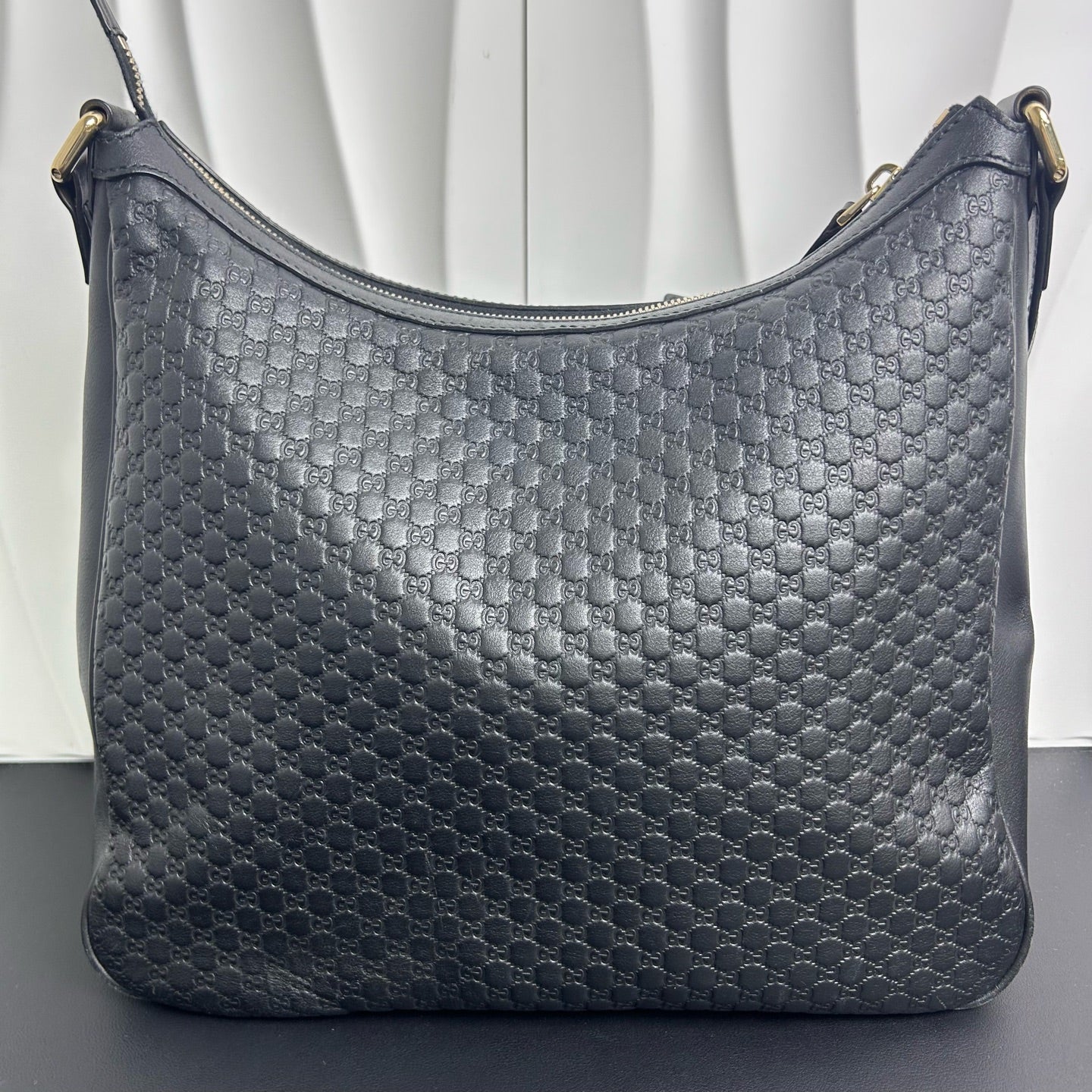 Gucci - Microguccissima Hobo Shoulder Bag - Leather - Black - (large)
