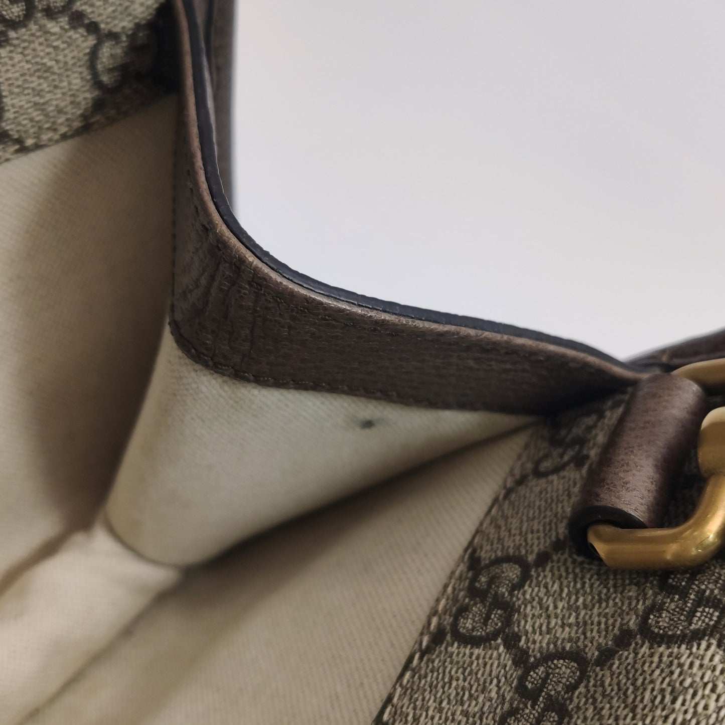 Gucci - Neo Vintage GG Supreme Messenger Bag - GG Supreme canvas with leather trim - Beige and Ebony with Brown trim - (small)