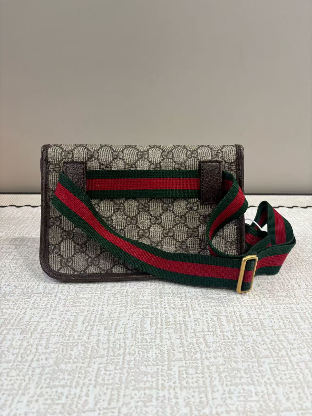 Gucci - Neo Vintage Messenger Bag - GG Supreme canvas with leather trim - Ebony Brown with Green and Red Web stripe - (Small)