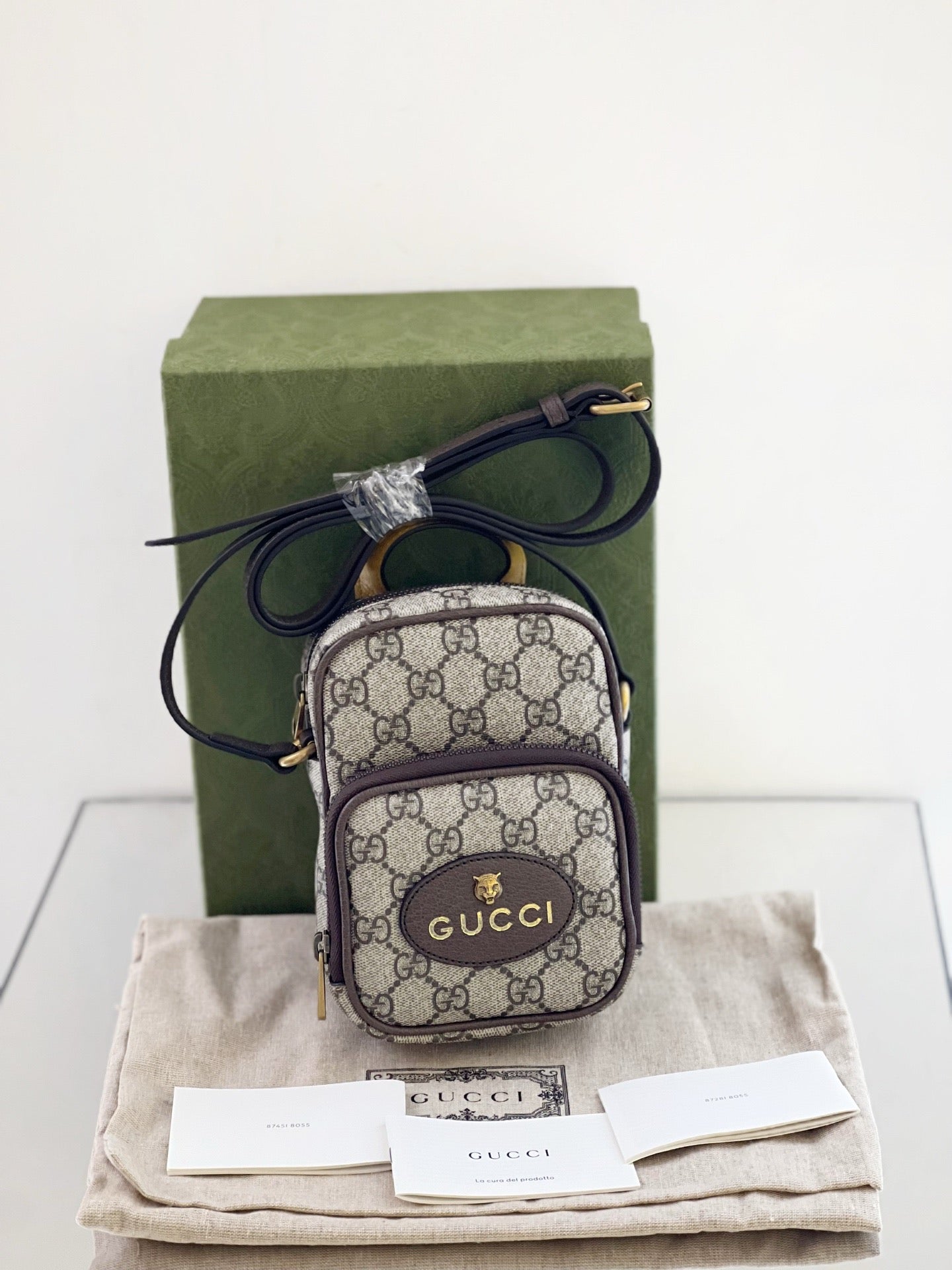 Gucci - Neo Vintage Tiger Head Camera Bag - GG Supreme canvas with leather trim - Beige with Dark Brown and Yellow Accents - (mini)
