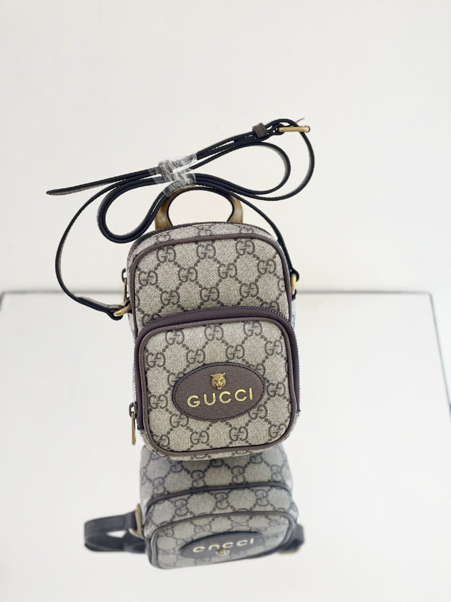 Gucci - Neo Vintage Tiger Head Camera Bag - GG Supreme canvas with leather trim - Beige with Dark Brown and Yellow Accents - (mini)