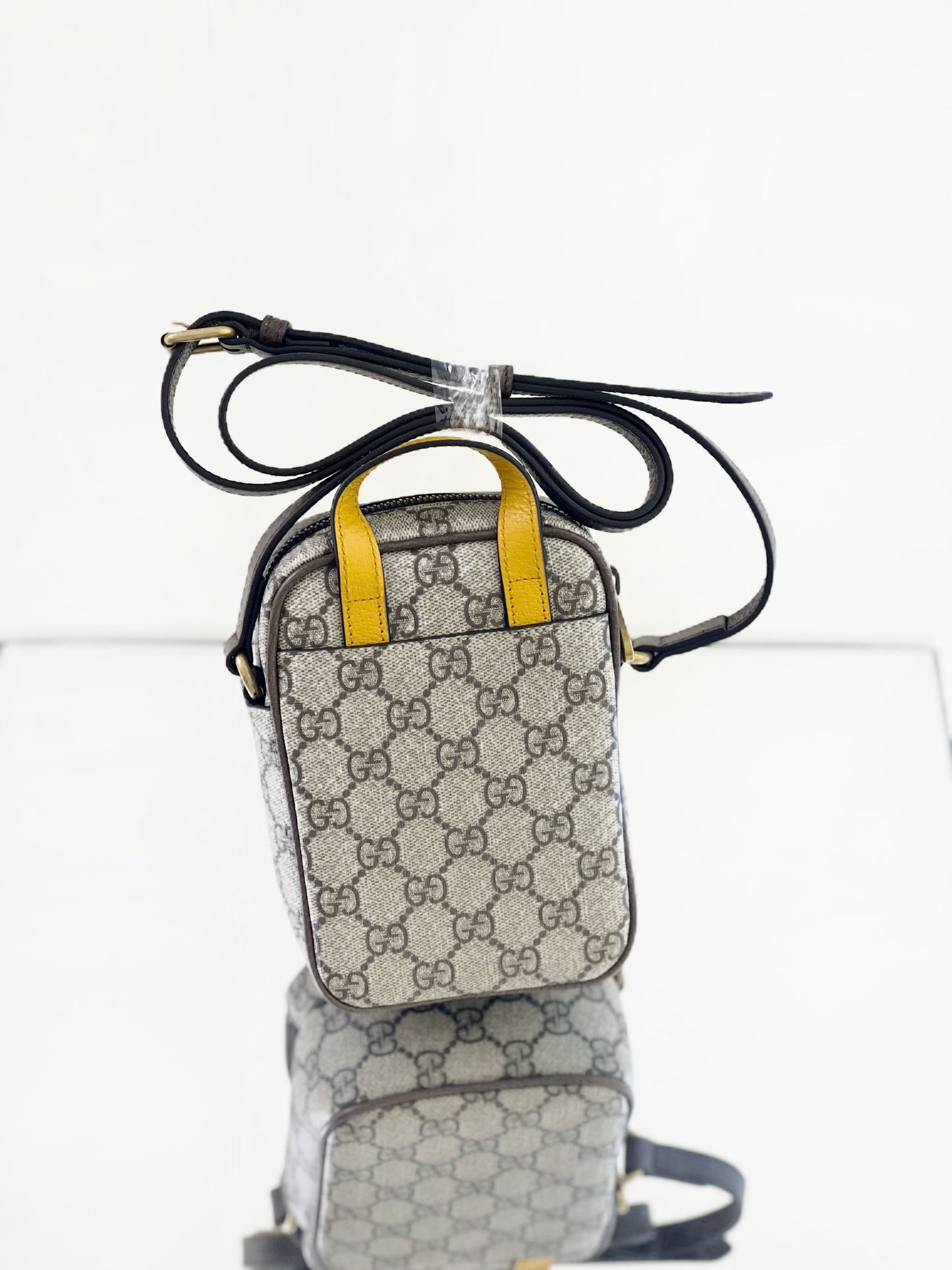 Gucci - Neo Vintage Tiger Head Camera Bag - GG Supreme canvas with leather trim - Beige with Dark Brown and Yellow Accents - (mini)