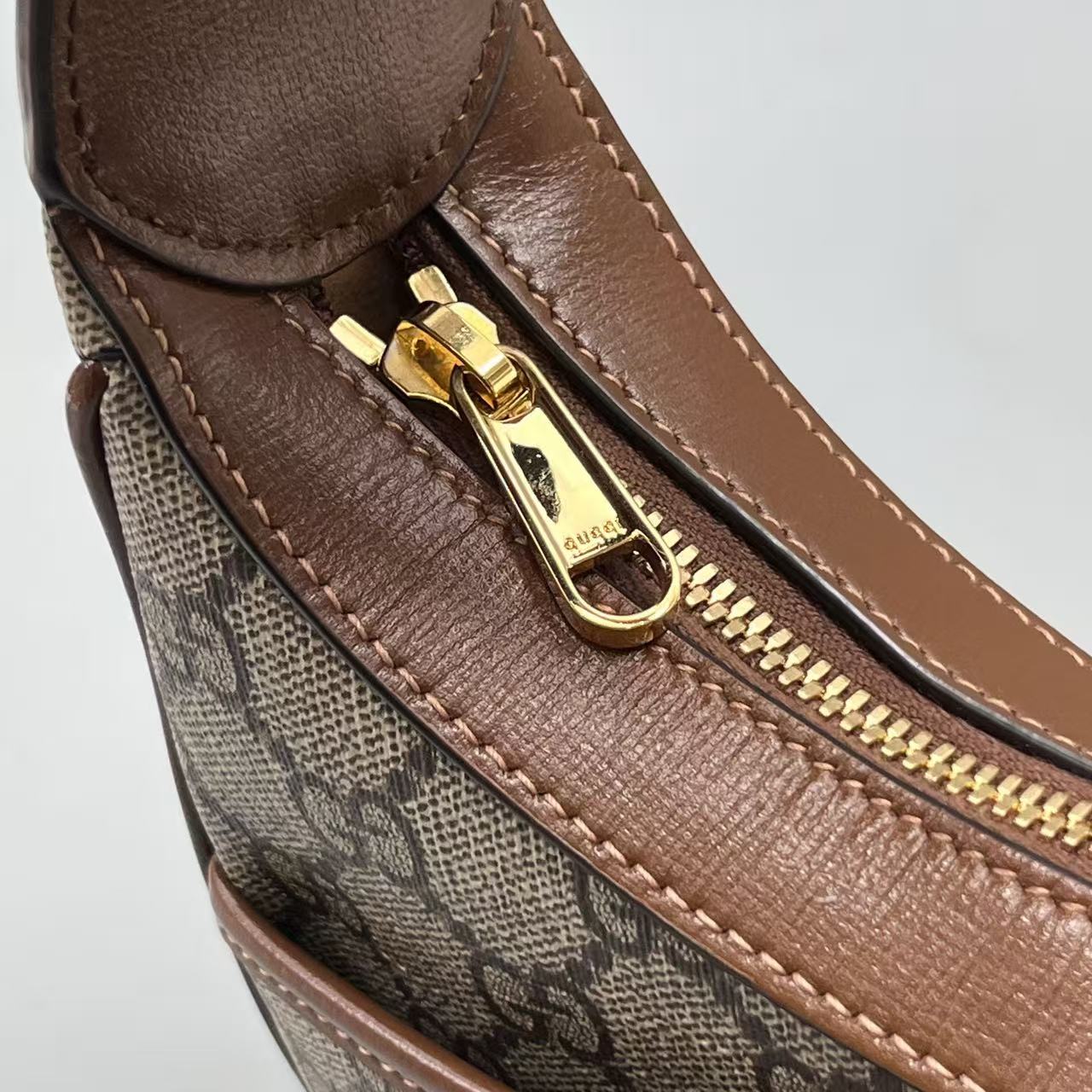 Gucci - Ophidia Half-Moon Shoulder Bag - GG Supreme coated canvas with brown leather trim - Beige and Brown - (small)