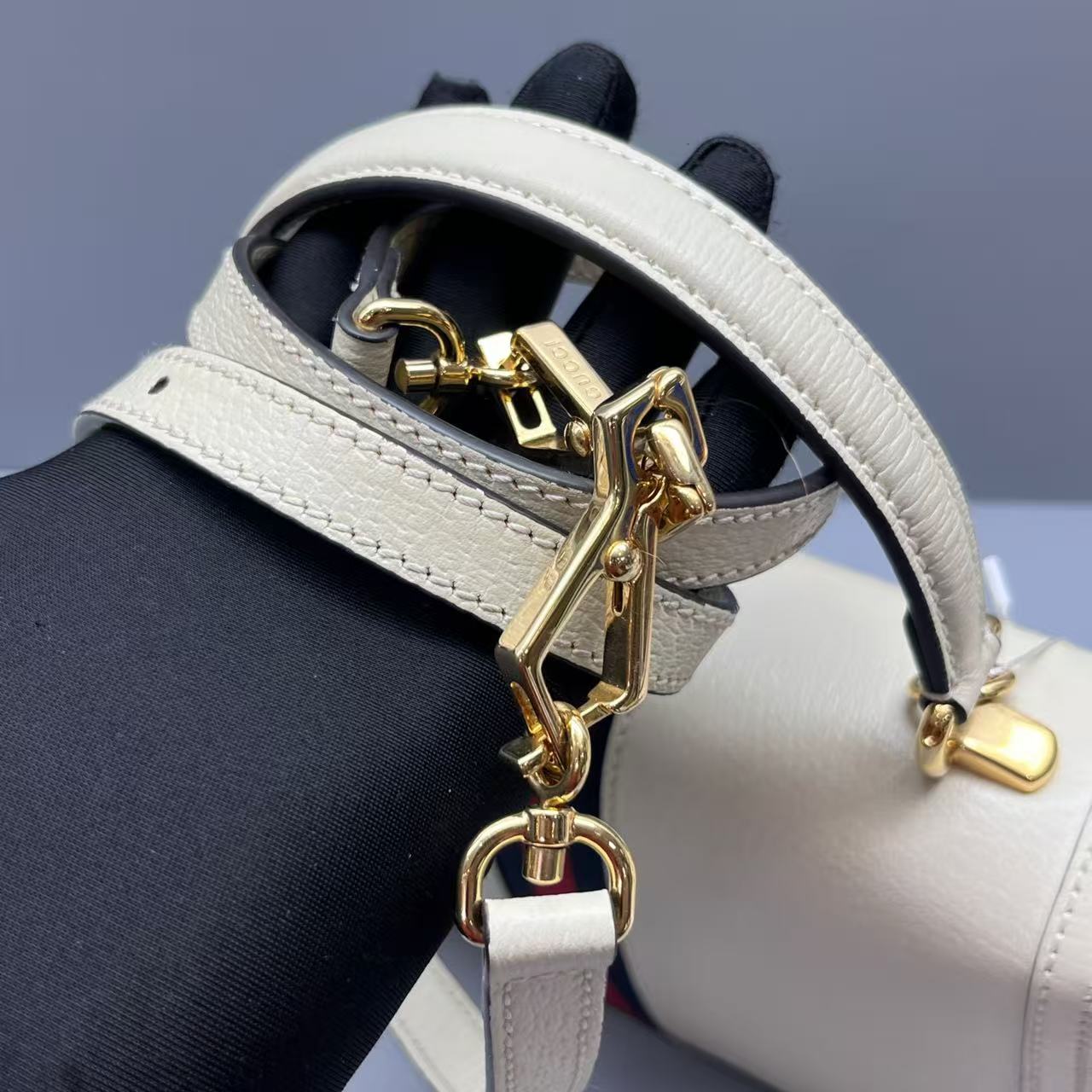 Gucci - Ophidia Messenger Bag - Grained leather - White with red and navy Web stripe - (small)