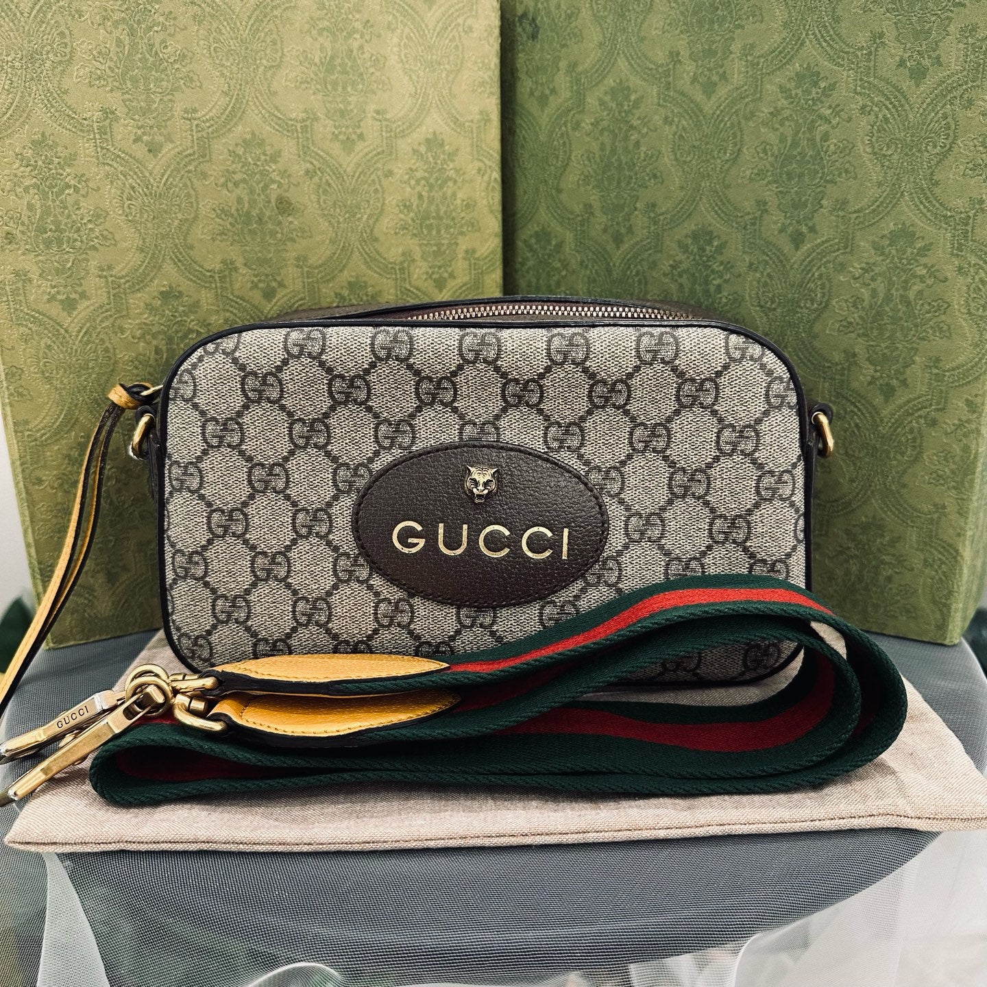 Gucci - Ophidia Tiger Head Camera Bag - GG Supreme canvas with leather trim - Beige - (small)