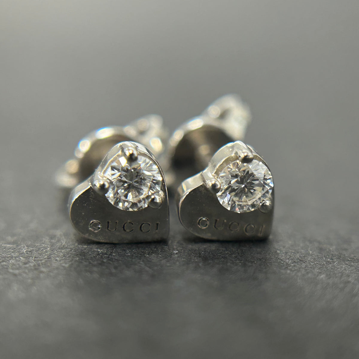 Gucci - Other - 18k white gold, with a visible 750 hallmark; set with clear faceted stones. - Silver