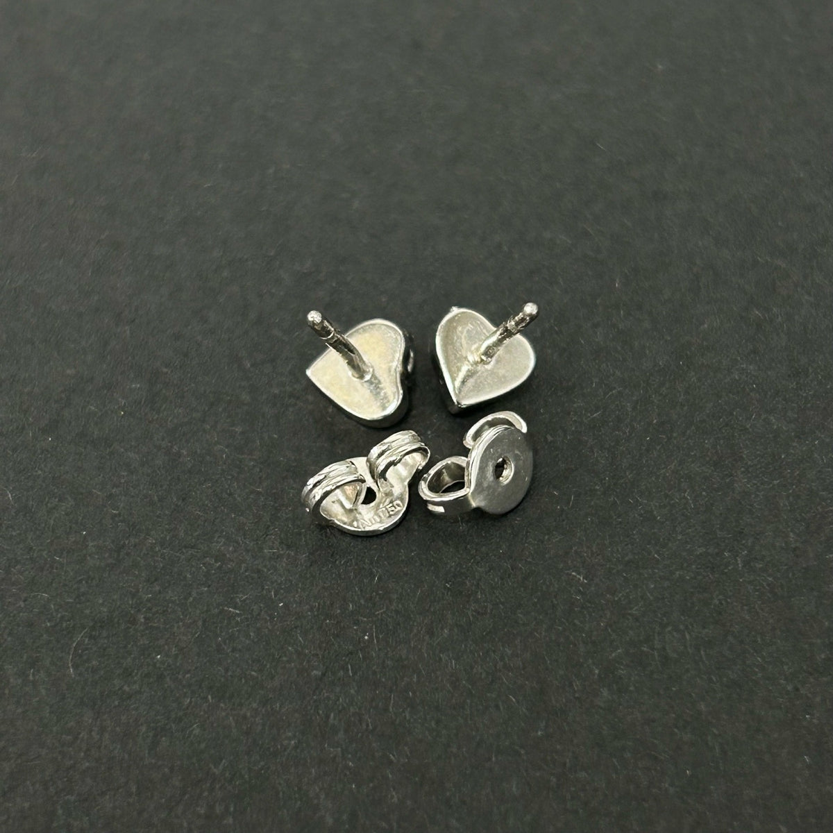 Gucci - Other - 18k white gold, with a visible 750 hallmark; set with clear faceted stones. - Silver