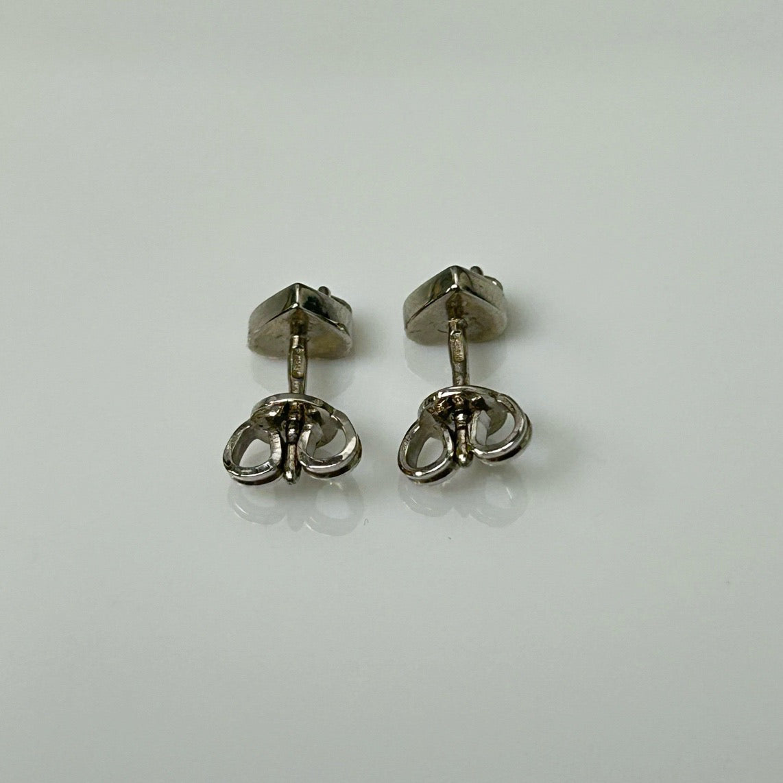 Gucci - Other - 18k white gold, with a visible 750 hallmark; set with clear faceted stones. - Silver