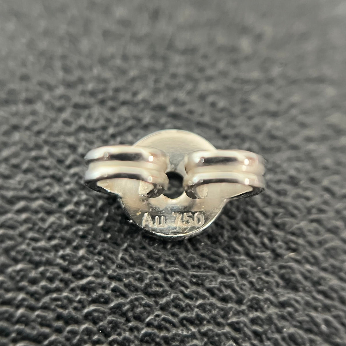 Gucci - Other - 18k white gold, with a visible 750 hallmark; set with clear faceted stones. - Silver