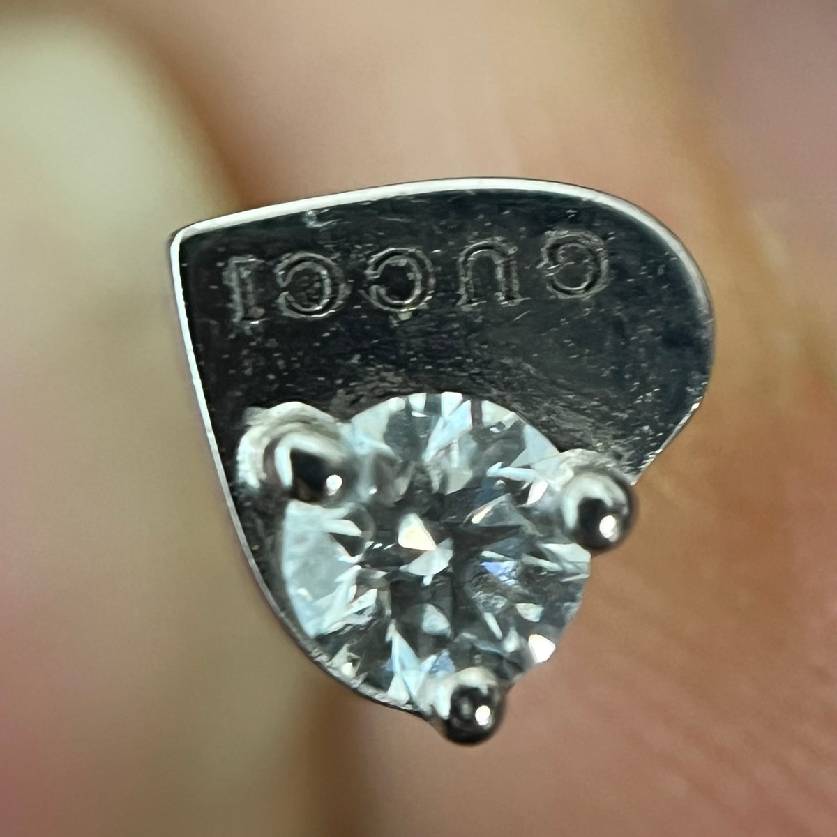 Gucci - Other - 18k white gold, with a visible 750 hallmark; set with clear faceted stones. - Silver