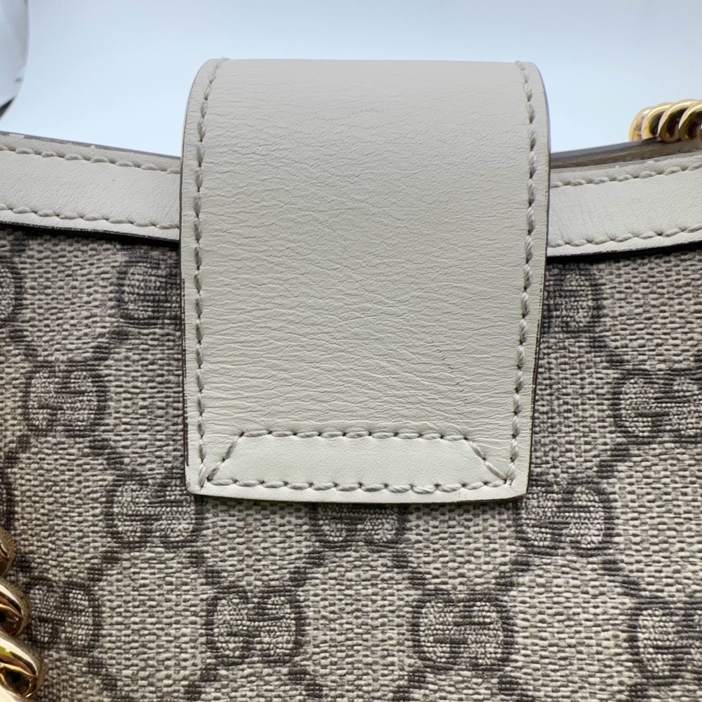 Gucci - Other - Cloth - White - (medium)