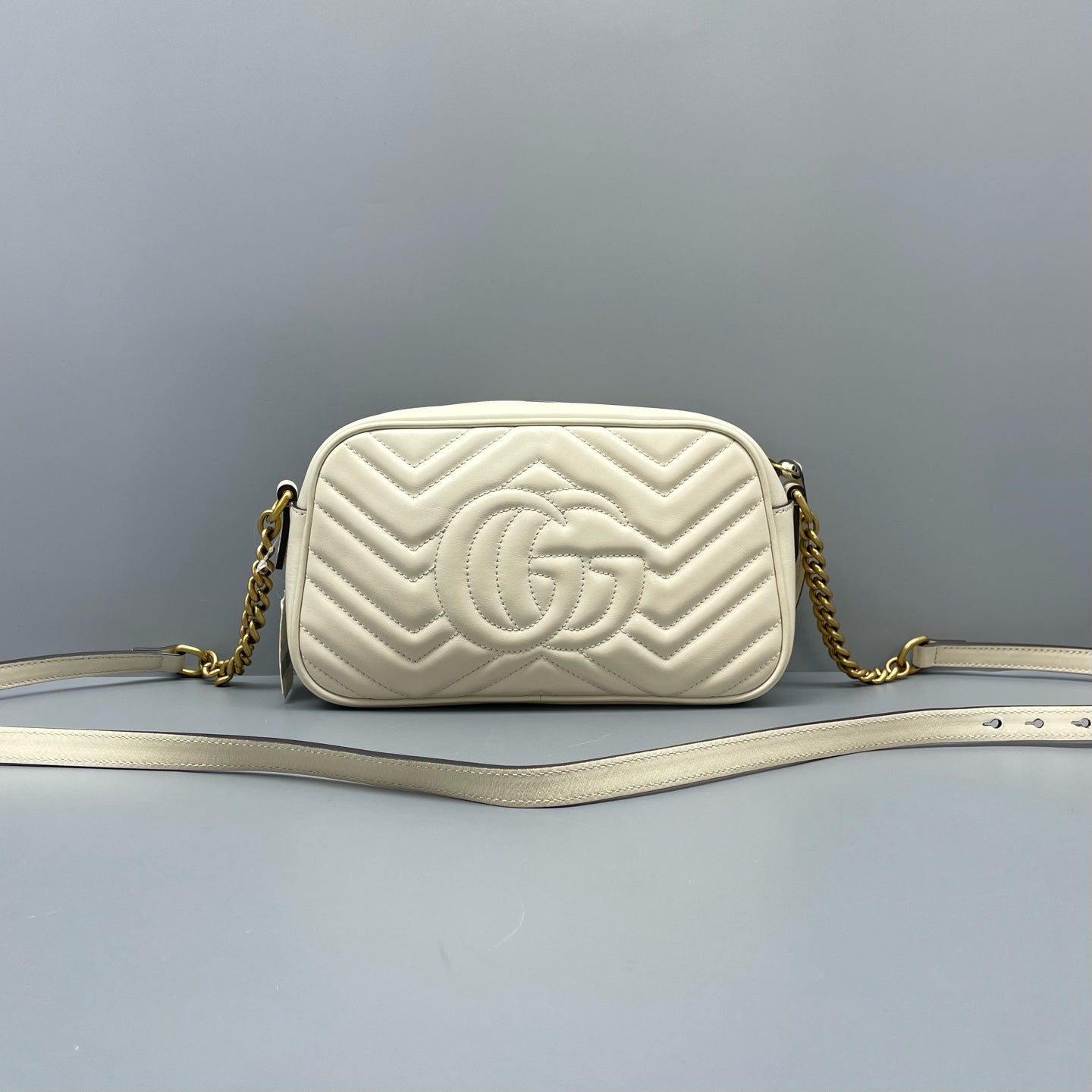 Gucci - Other - Leather - White - (Medium)