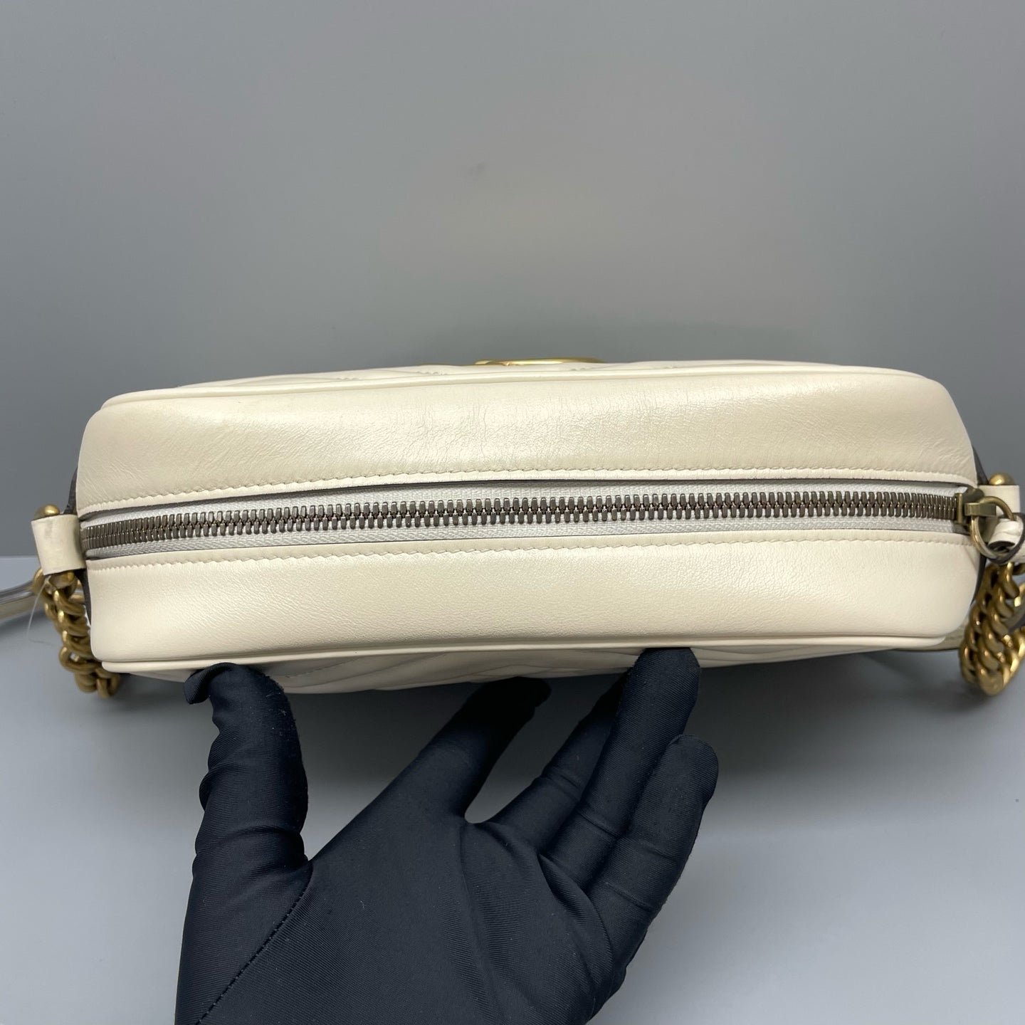 Gucci - Other - Leather - White - (Medium)
