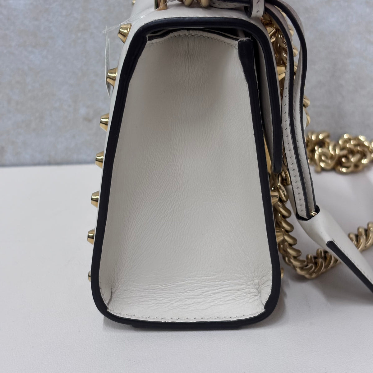 Gucci - Other - Leather - White - (medium)