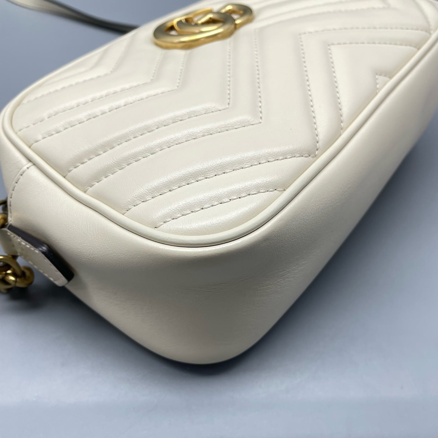 Gucci - Other - Leather - White - (Medium)
