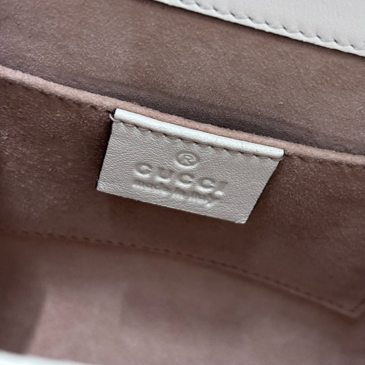 Gucci - Other - Leather - White - (medium)