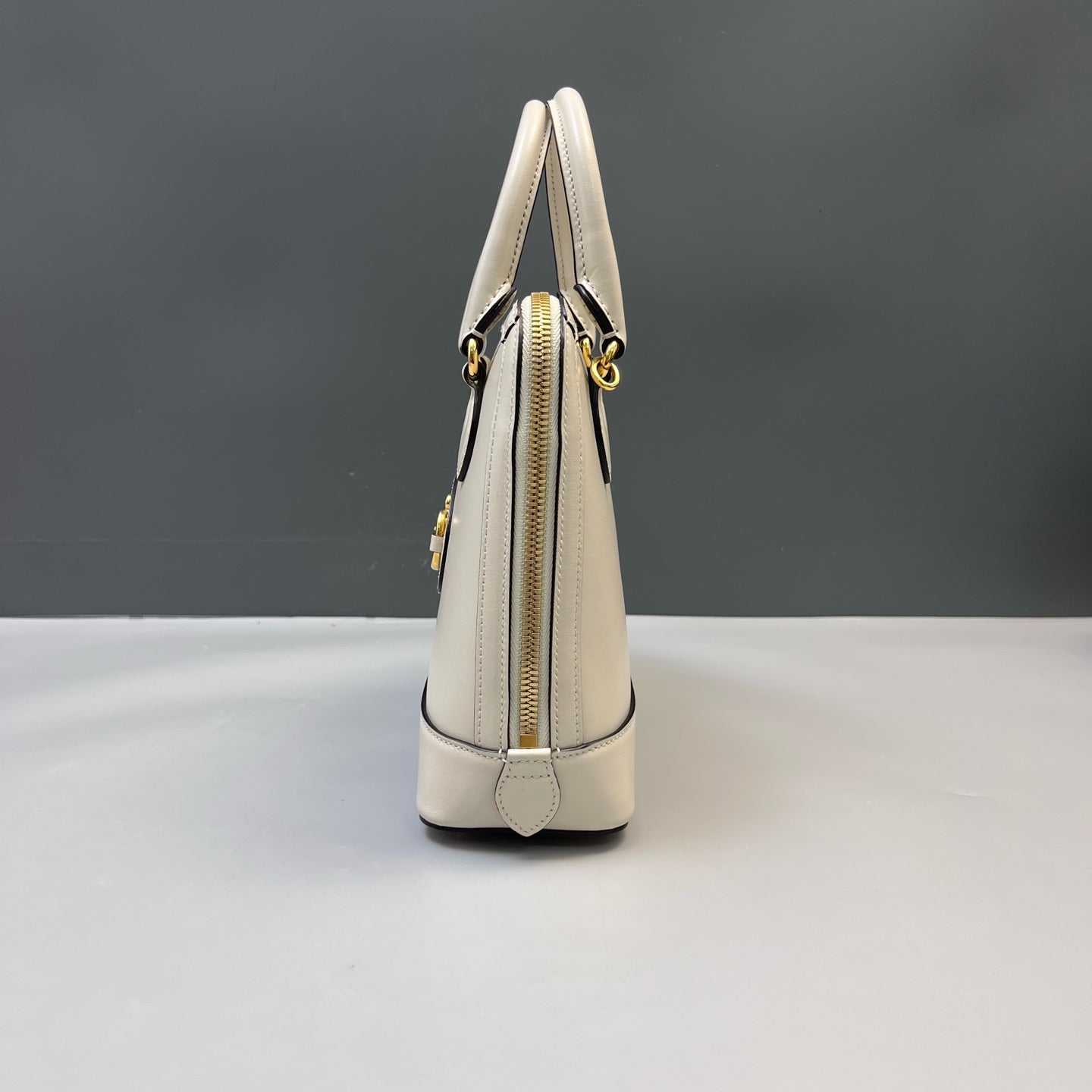 Gucci - Other - Leather - White - (small)