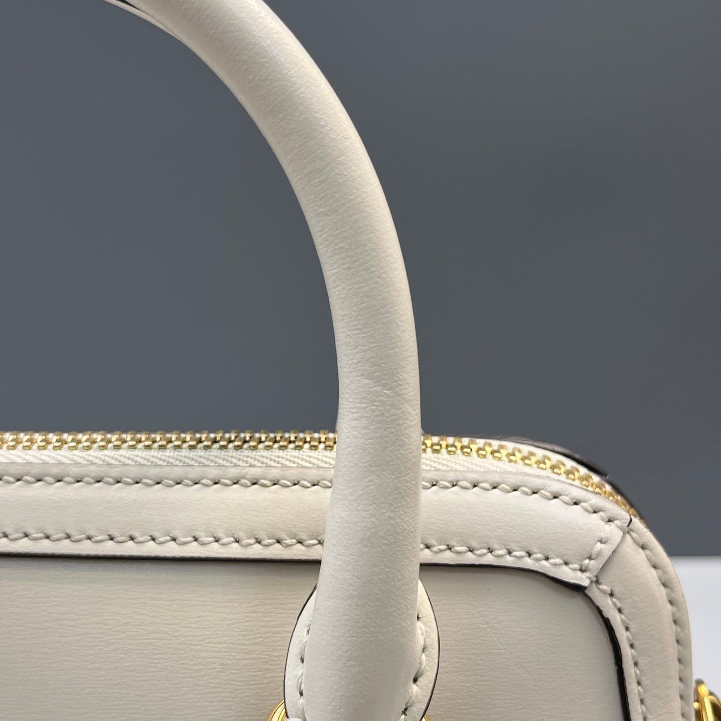 Gucci - Other - Leather - White - (small)