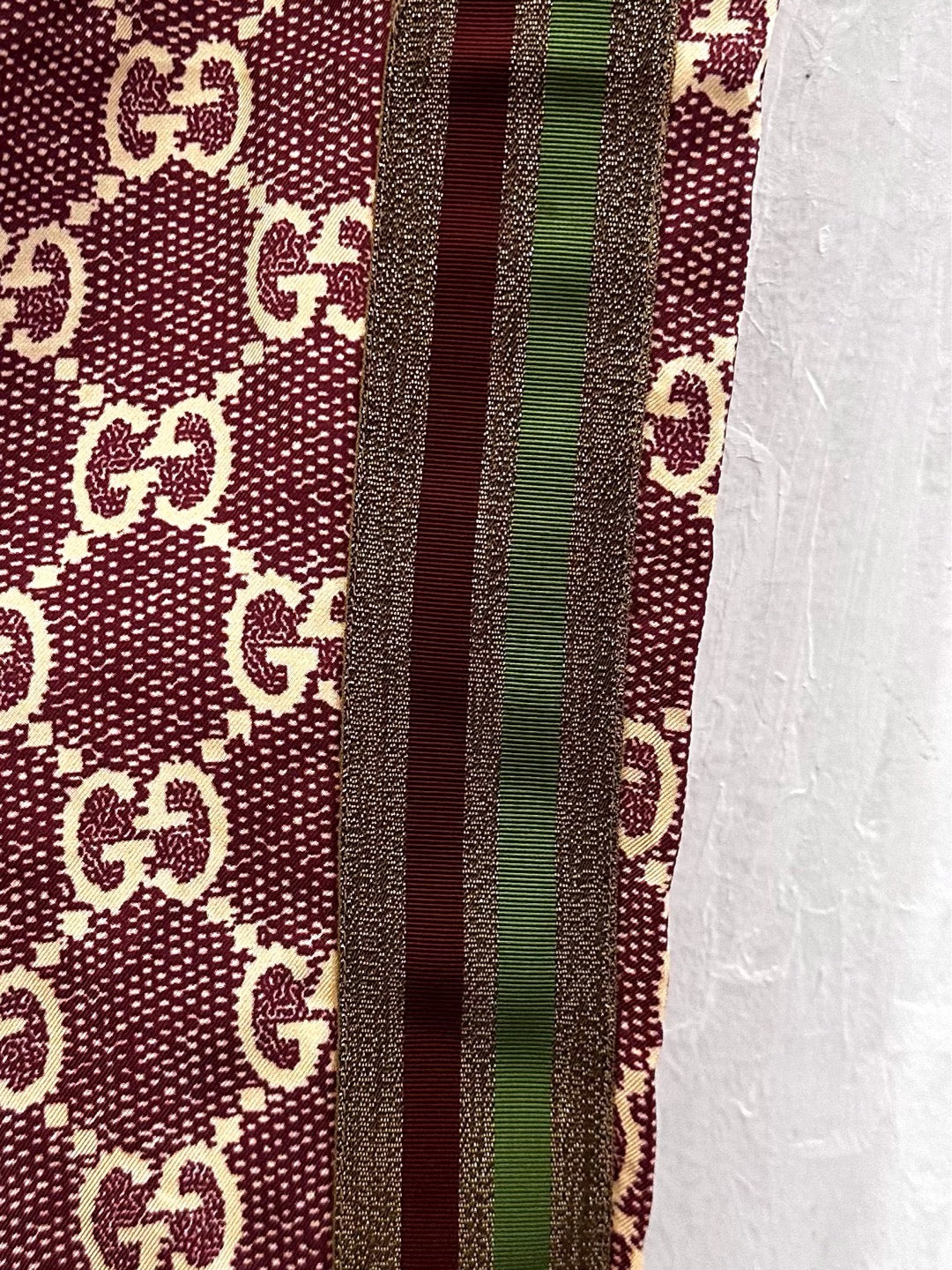 Gucci - Other - Silk - Burgundy - (S)