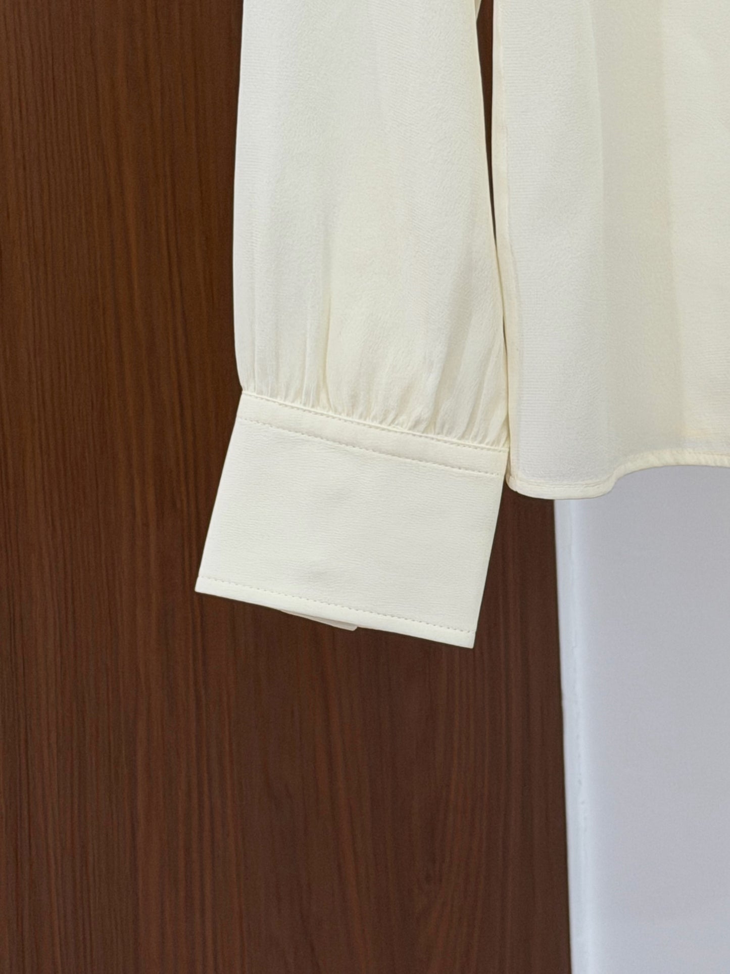 Gucci - Other - Silk - White - (40)