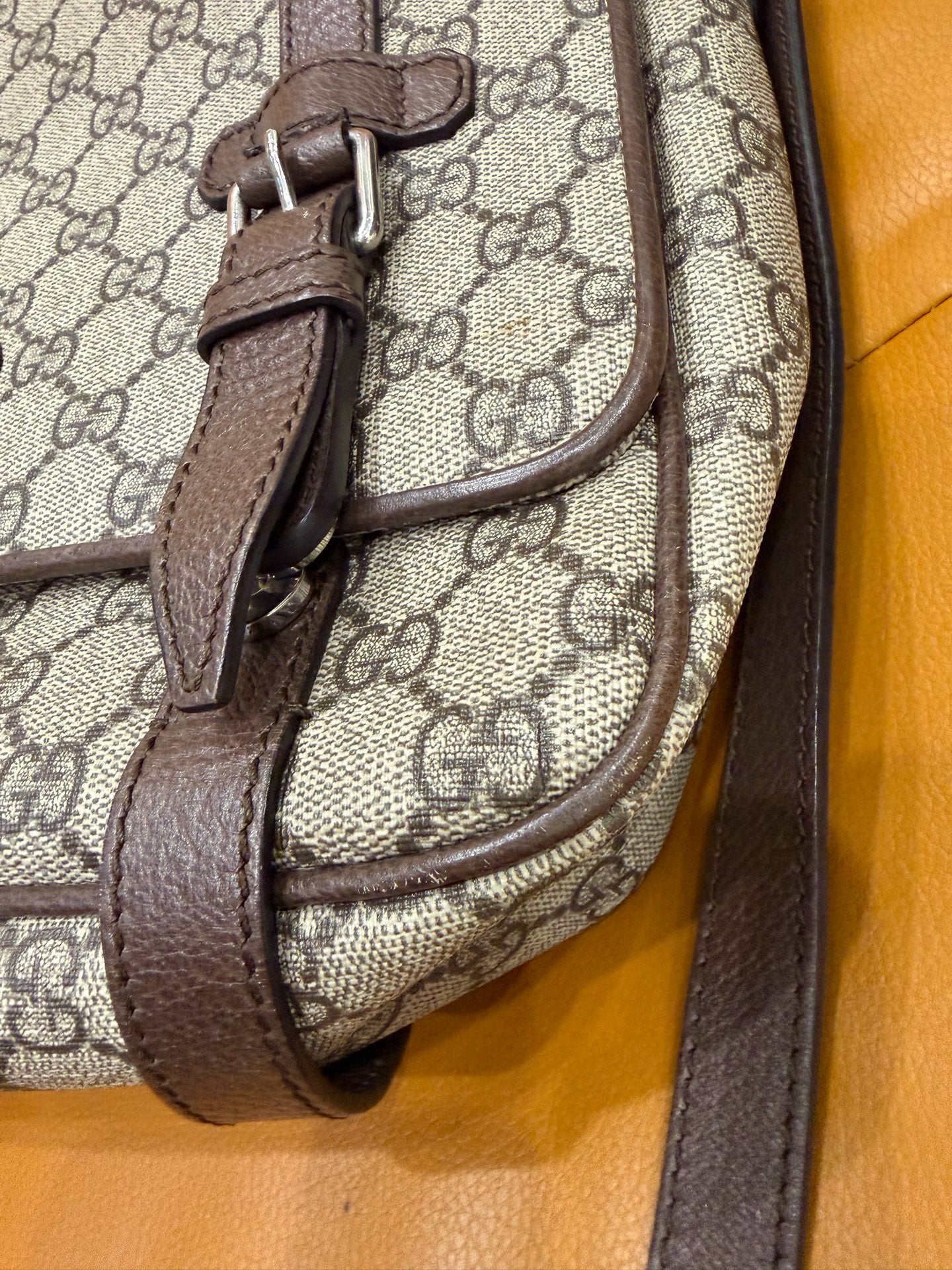 Gucci - Other - Synthetic - Beige - (Medium)