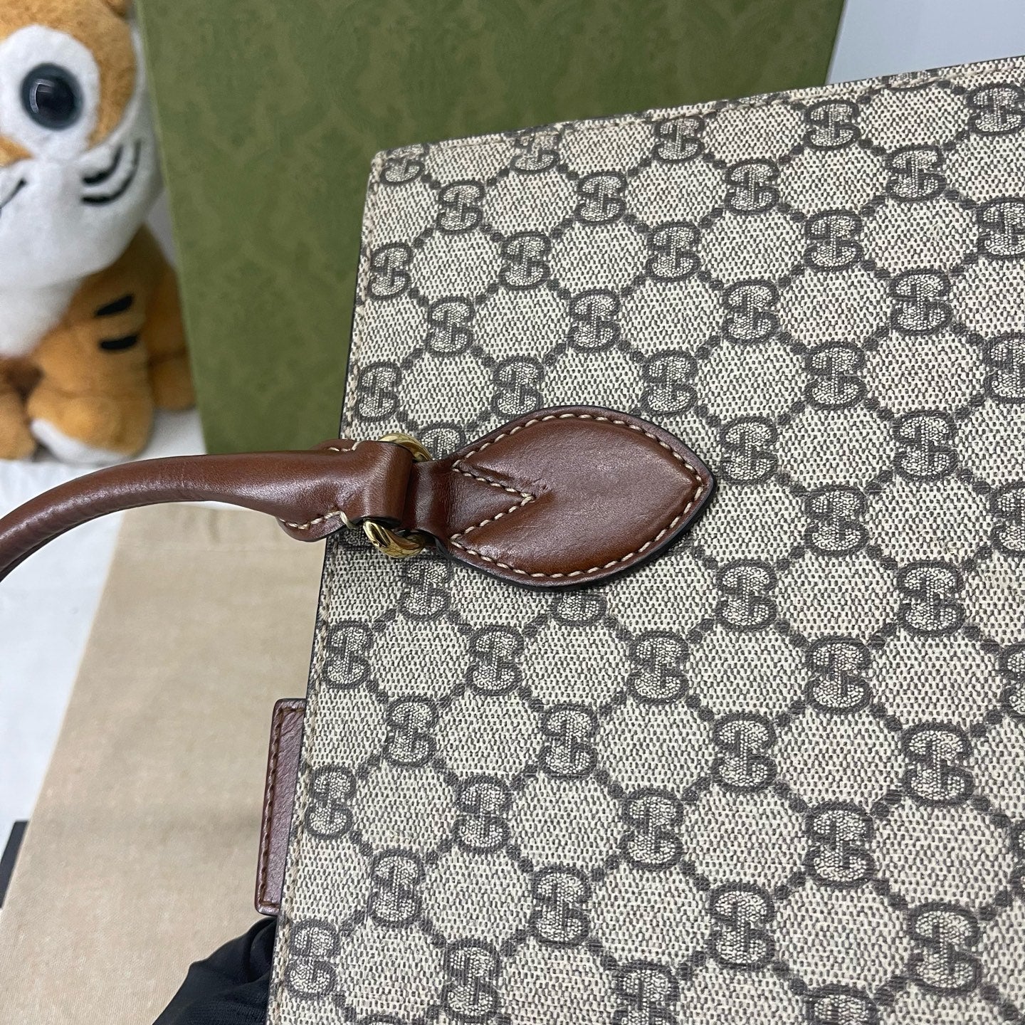 Gucci - Other - Synthetic - Beige - (small)