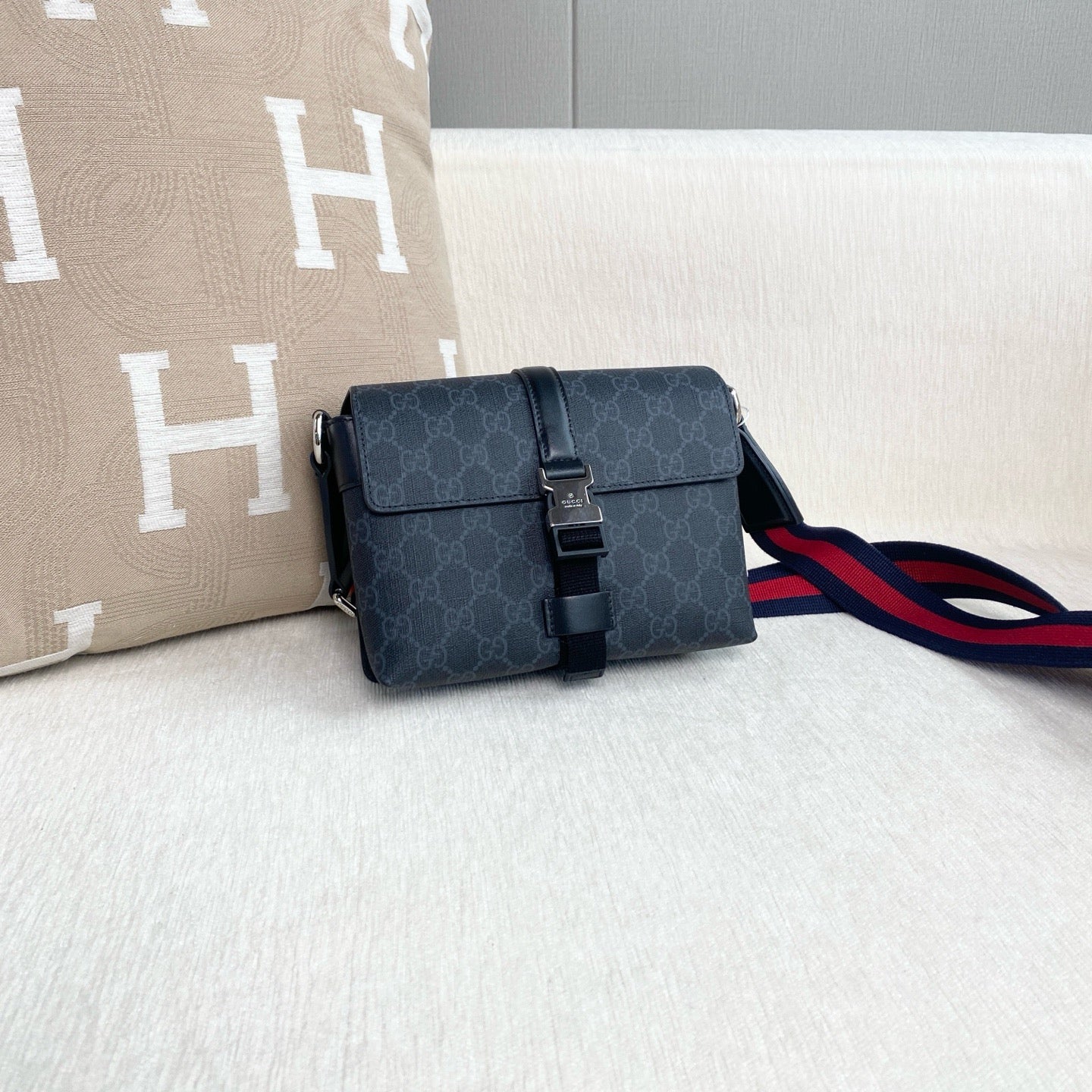 Gucci - Other - Synthetic - Black - (Small)