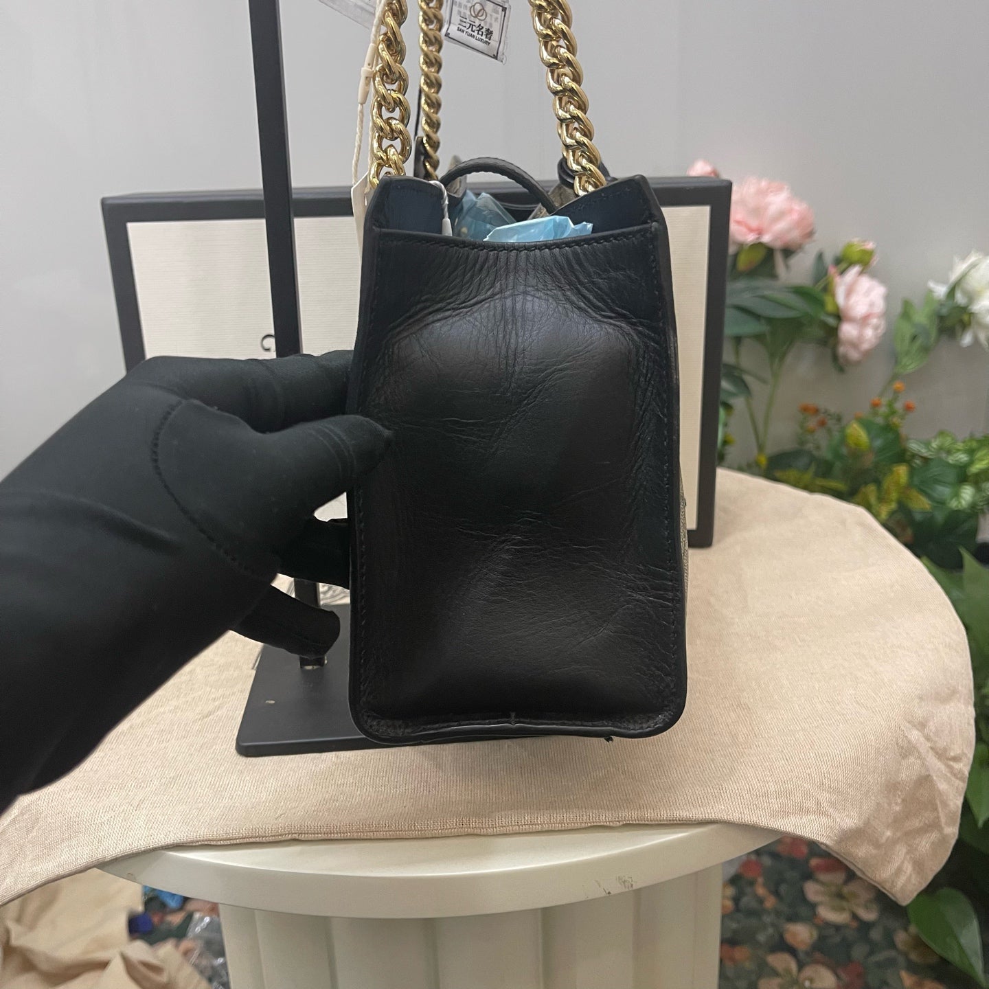 Gucci - Padlock Bee - GG Supreme canvas with leather trim - Beige and Ebony with Gold Bee Print and Black Leather - (small)