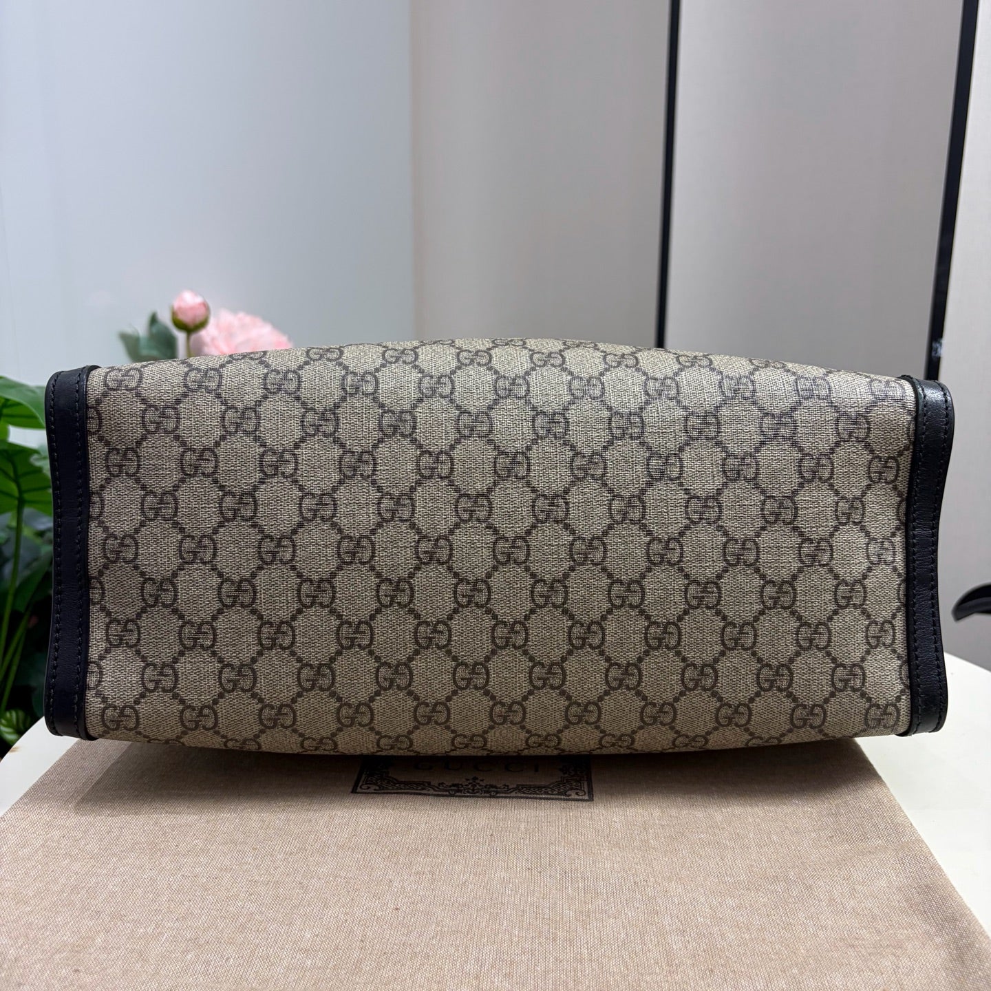 Gucci - Padlock - GG Supreme canvas with black leather trim - Beige and Black with Gold-Tone Hardware - (medium)