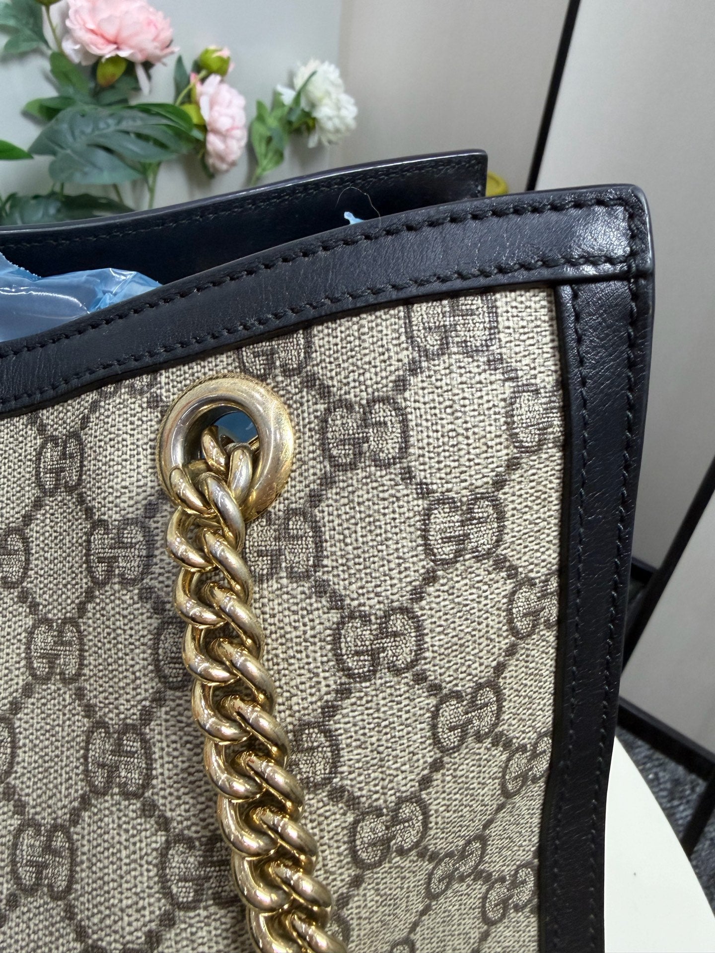 Gucci - Padlock - GG Supreme canvas with black leather trim - Beige and Black with Gold-Tone Hardware - (medium)