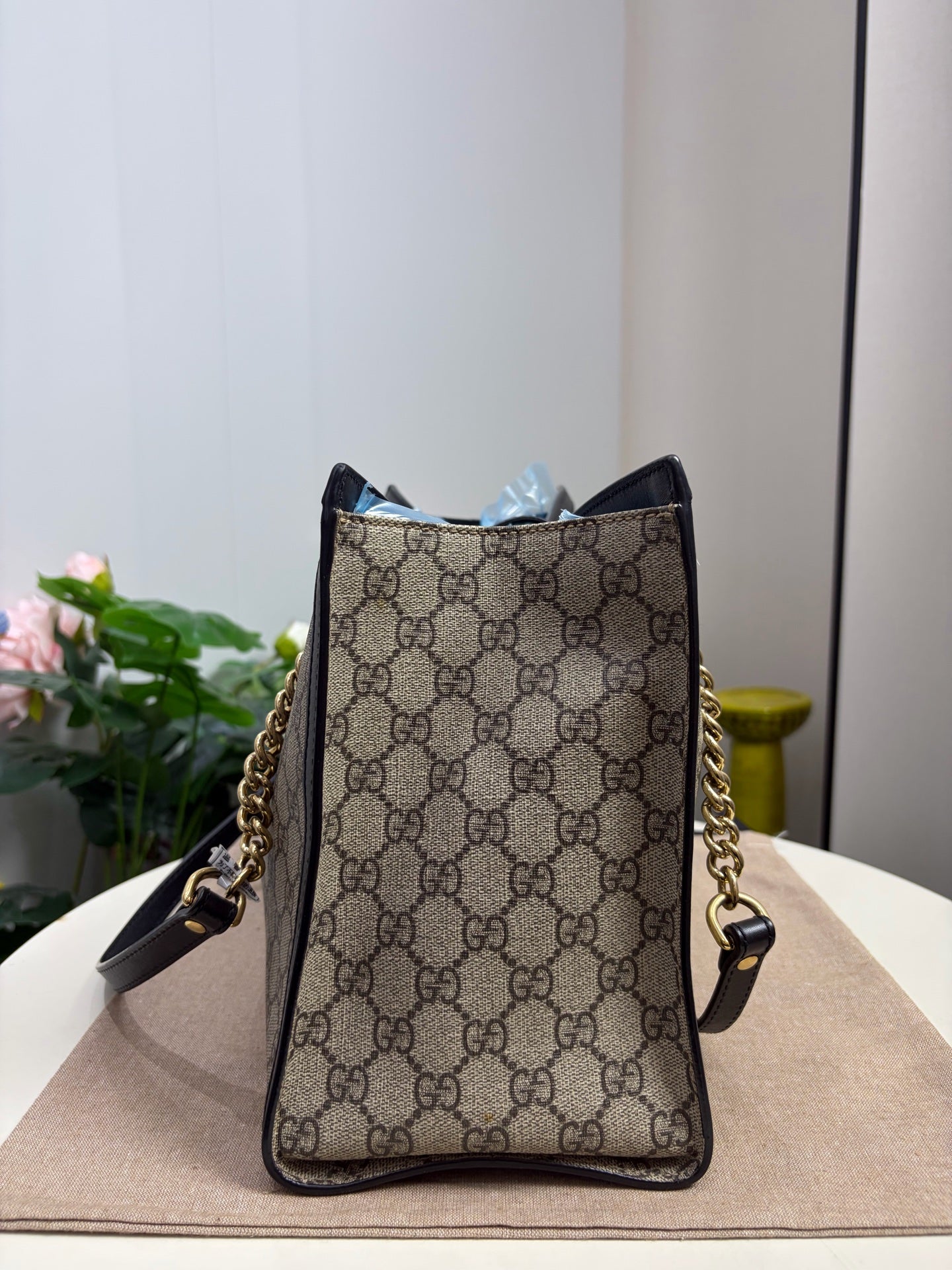 Gucci - Padlock - GG Supreme canvas with black leather trim - Beige and Black with Gold-Tone Hardware - (medium)