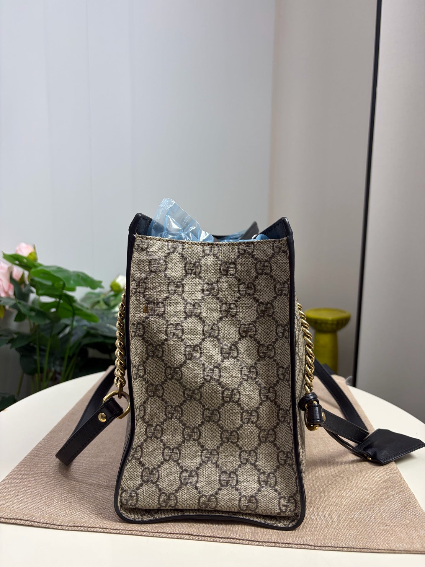 Gucci - Padlock - GG Supreme canvas with black leather trim - Beige and Black with Gold-Tone Hardware - (medium)
