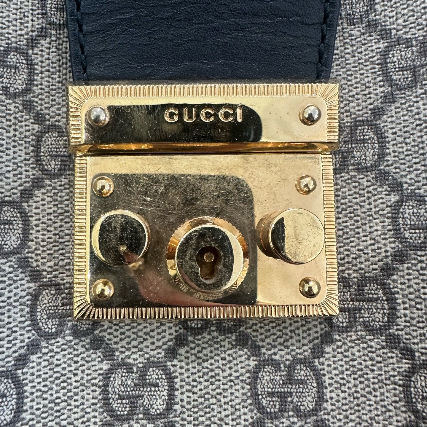 Gucci - Padlock Shoulder Bag - GG Supreme coated canvas with leather trim - Black - (medium)