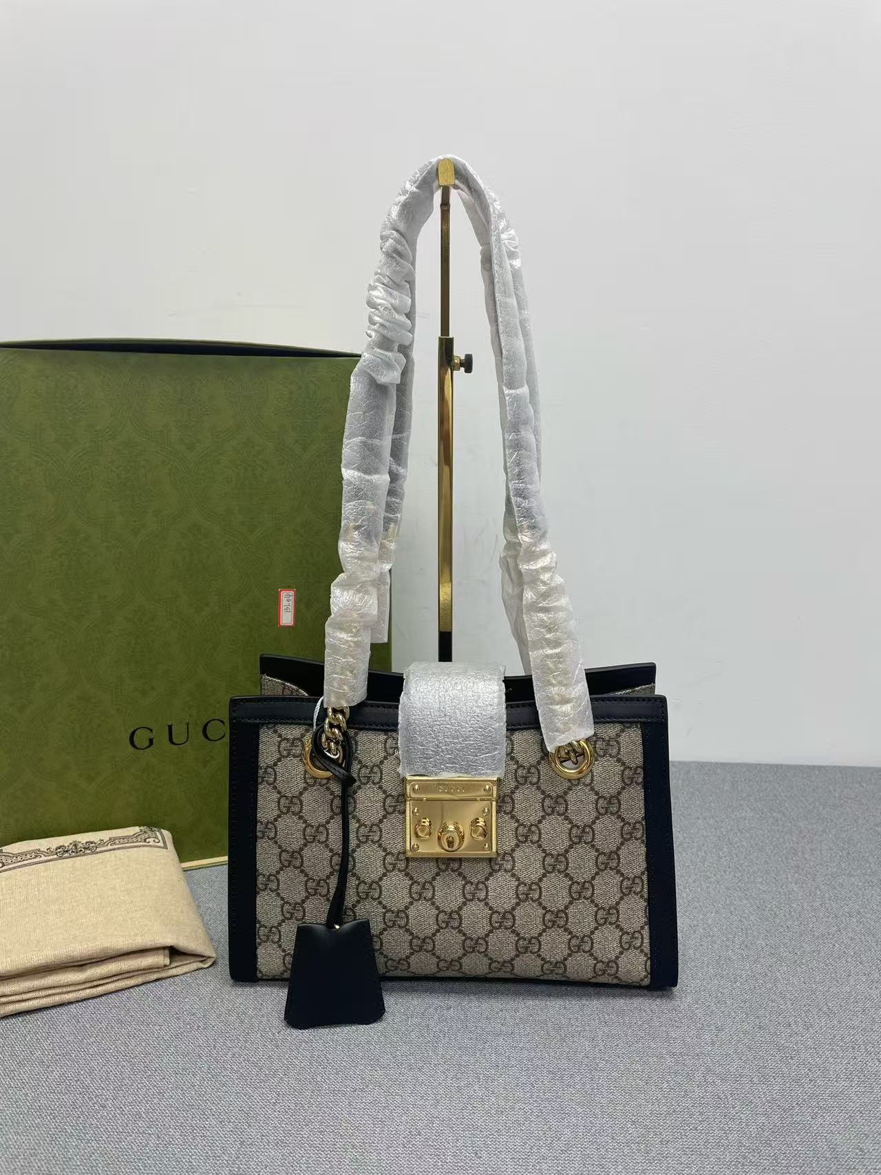 Gucci - Padlock Small - GG Supreme canvas with leather trim - Beige and Black with Gold-Tone Hardware - (Small)
