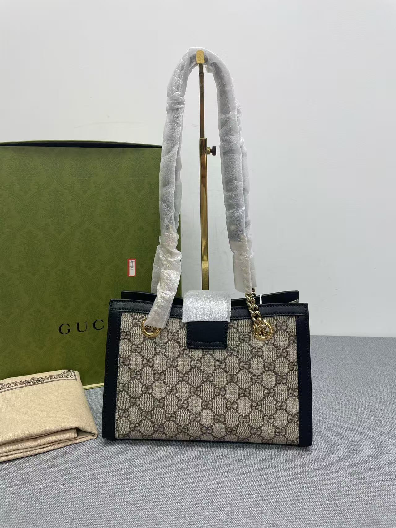 Gucci - Padlock Small - GG Supreme canvas with leather trim - Beige and Black with Gold-Tone Hardware - (Small)