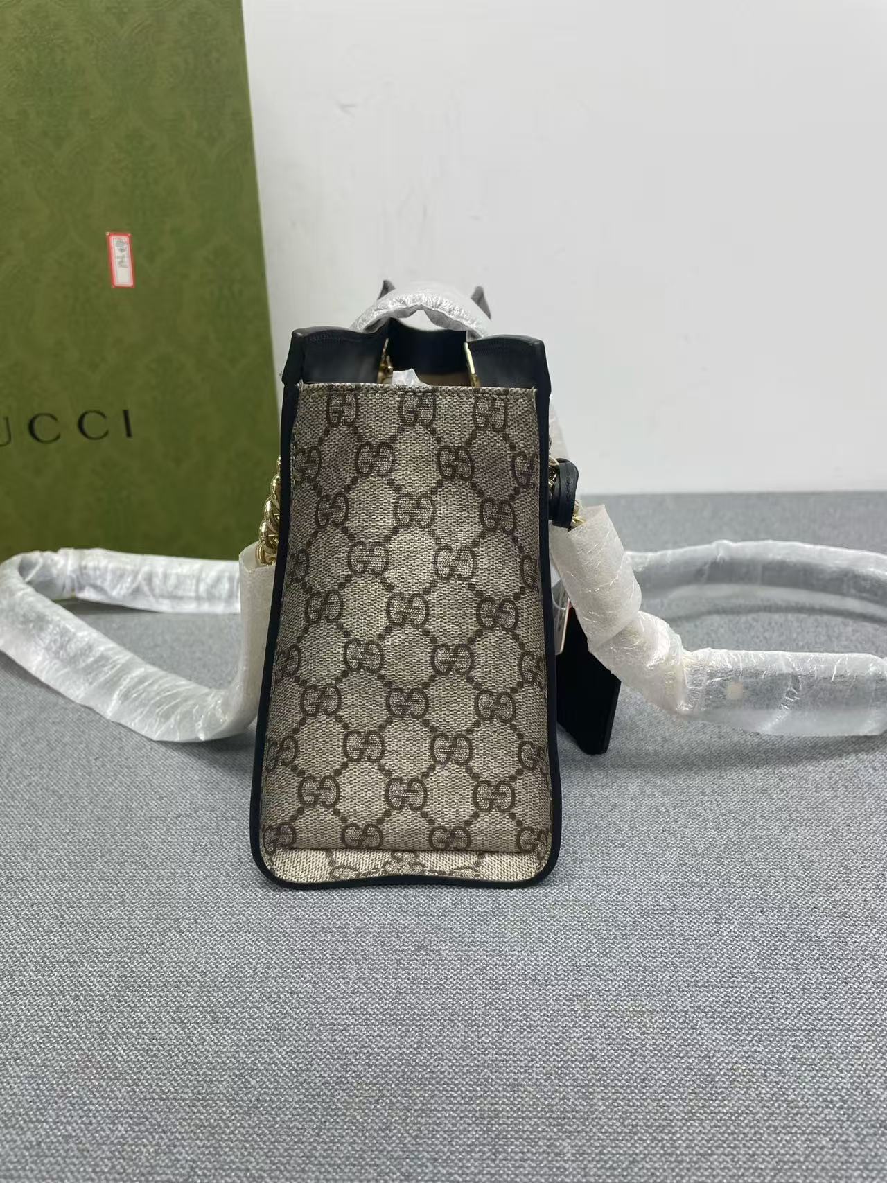 Gucci - Padlock Small - GG Supreme canvas with leather trim - Beige and Black with Gold-Tone Hardware - (Small)