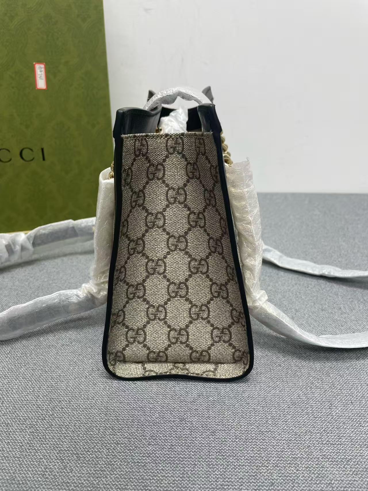 Gucci - Padlock Small - GG Supreme canvas with leather trim - Beige and Black with Gold-Tone Hardware - (Small)