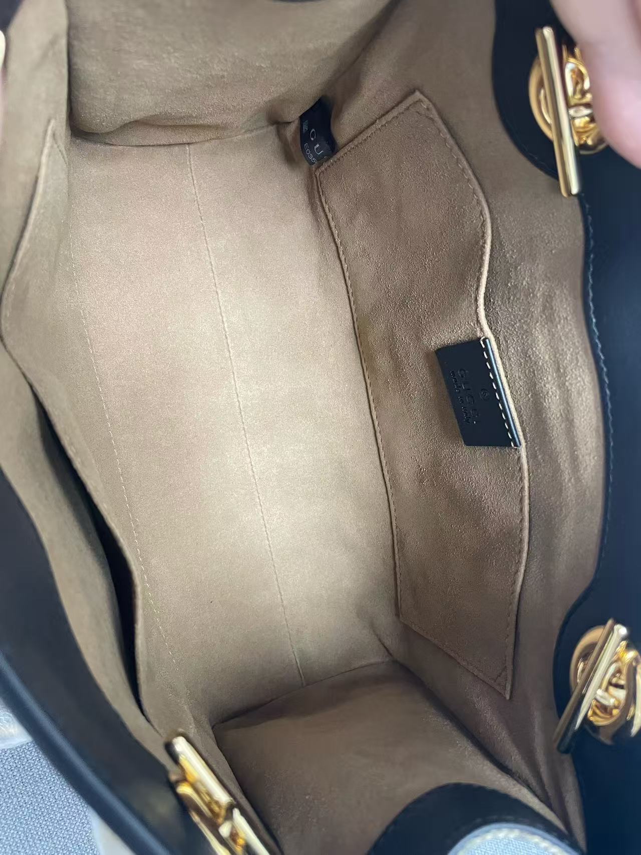 Gucci - Padlock Small - GG Supreme canvas with leather trim - Beige and Black with Gold-Tone Hardware - (Small)
