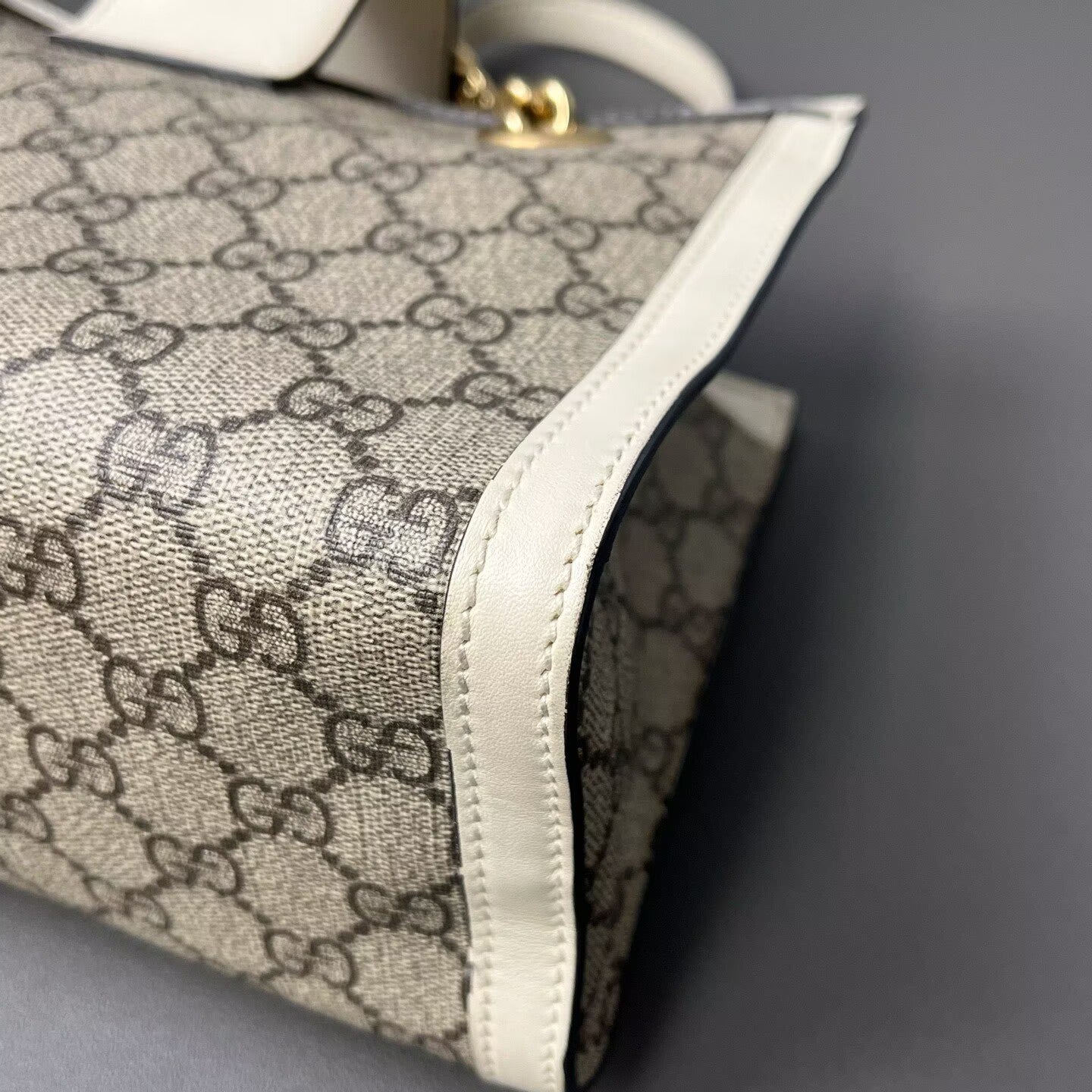 Gucci - Padlock Small - GG Supreme coated canvas with leather trim - Beige and White - (small)