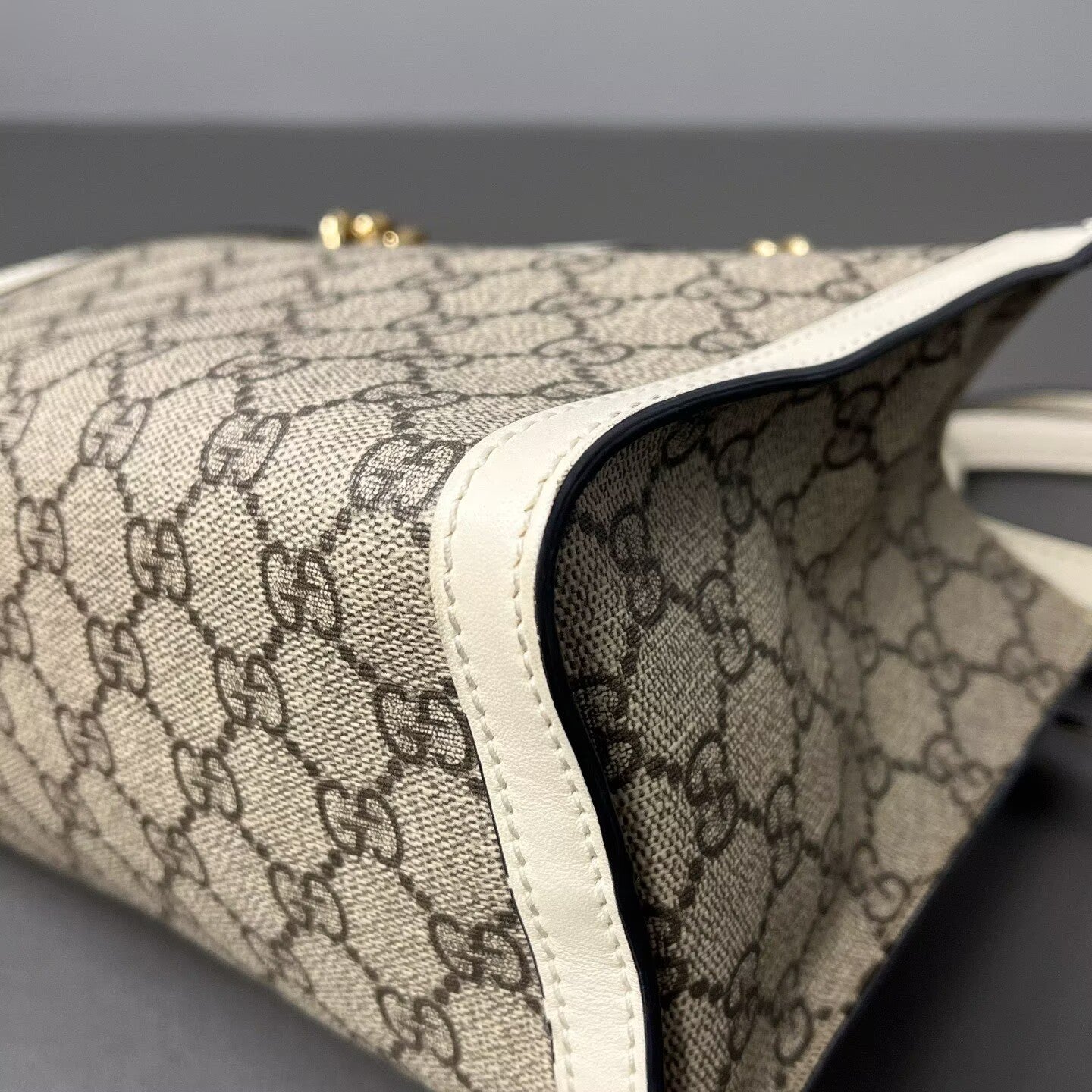 Gucci - Padlock Small - GG Supreme coated canvas with leather trim - Beige and White - (small)