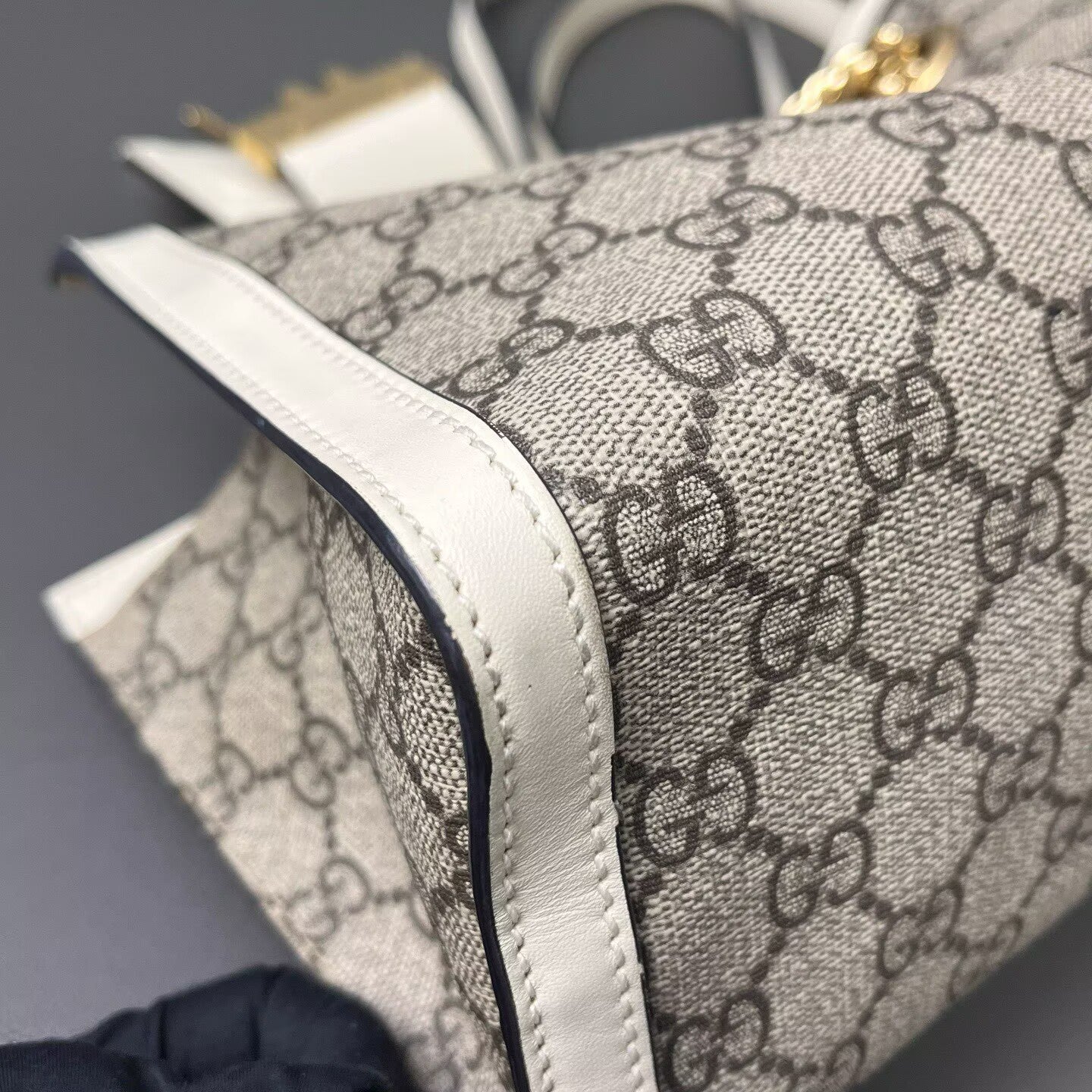 Gucci - Padlock Small - GG Supreme coated canvas with leather trim - Beige and White - (small)