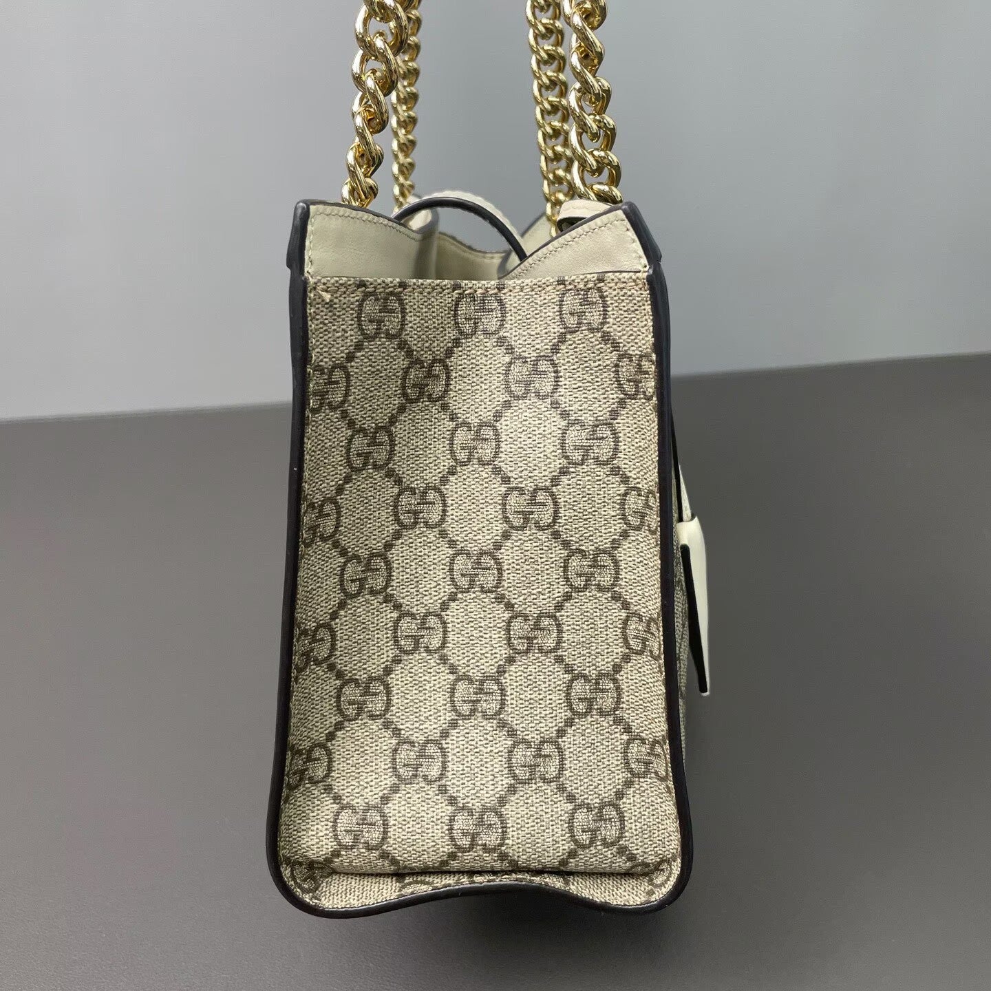 Gucci - Padlock Small Shoulder Bag - GG Supreme canvas with leather trim - Beige and White - (Small)