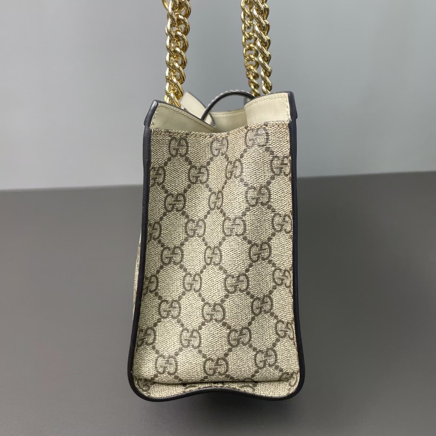 Gucci - Padlock Small Shoulder Bag - GG Supreme canvas with leather trim - Beige and White - (Small)