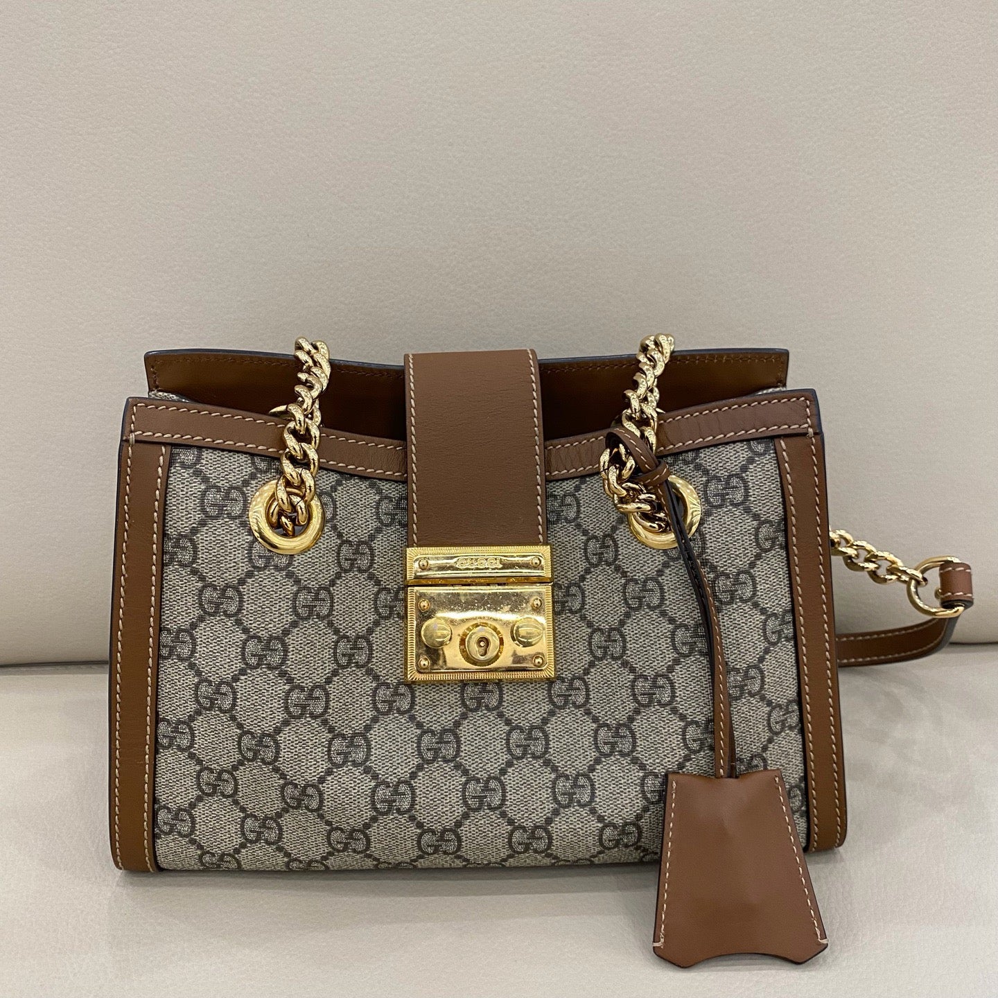 Gucci - Padlock Small Shoulder Bag - GG Supreme canvas with leather trim - Beige/Brown - (Small)