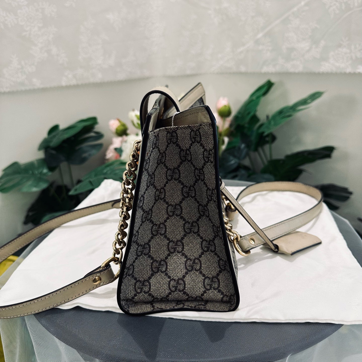 Gucci - Padlock Small Shoulder Bag - GG Supreme coated canvas with leather trim - Beige - (small)