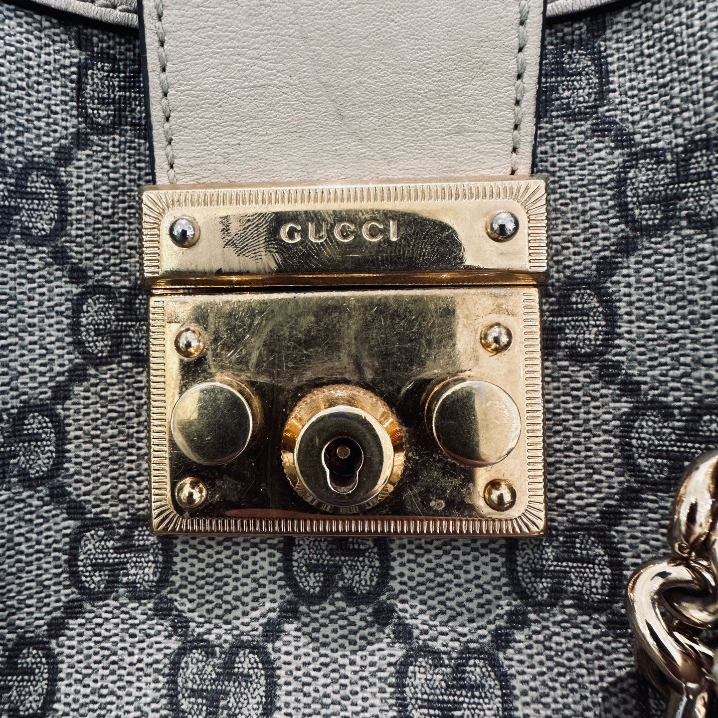 Gucci - Padlock Small Shoulder Bag - GG Supreme coated canvas with leather trim - Beige - (small)