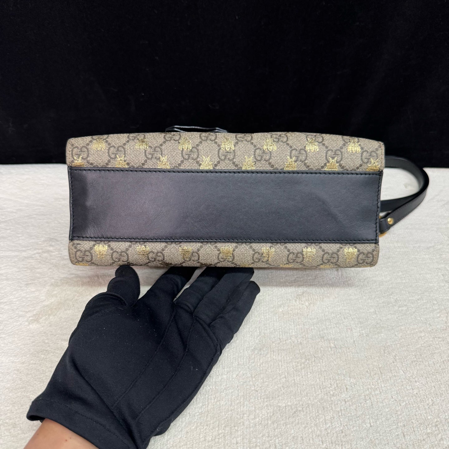 Gucci - Padlock Tote Bag with Bee Motif - GG Supreme canvas with leather trim - Beige/Ebony with Gold Bees and Black trim - (Small)