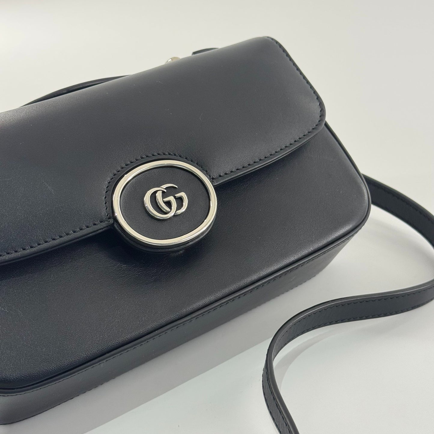 Gucci - Petite Top Handle Crossbody Bag - Leather - Black - (Small)